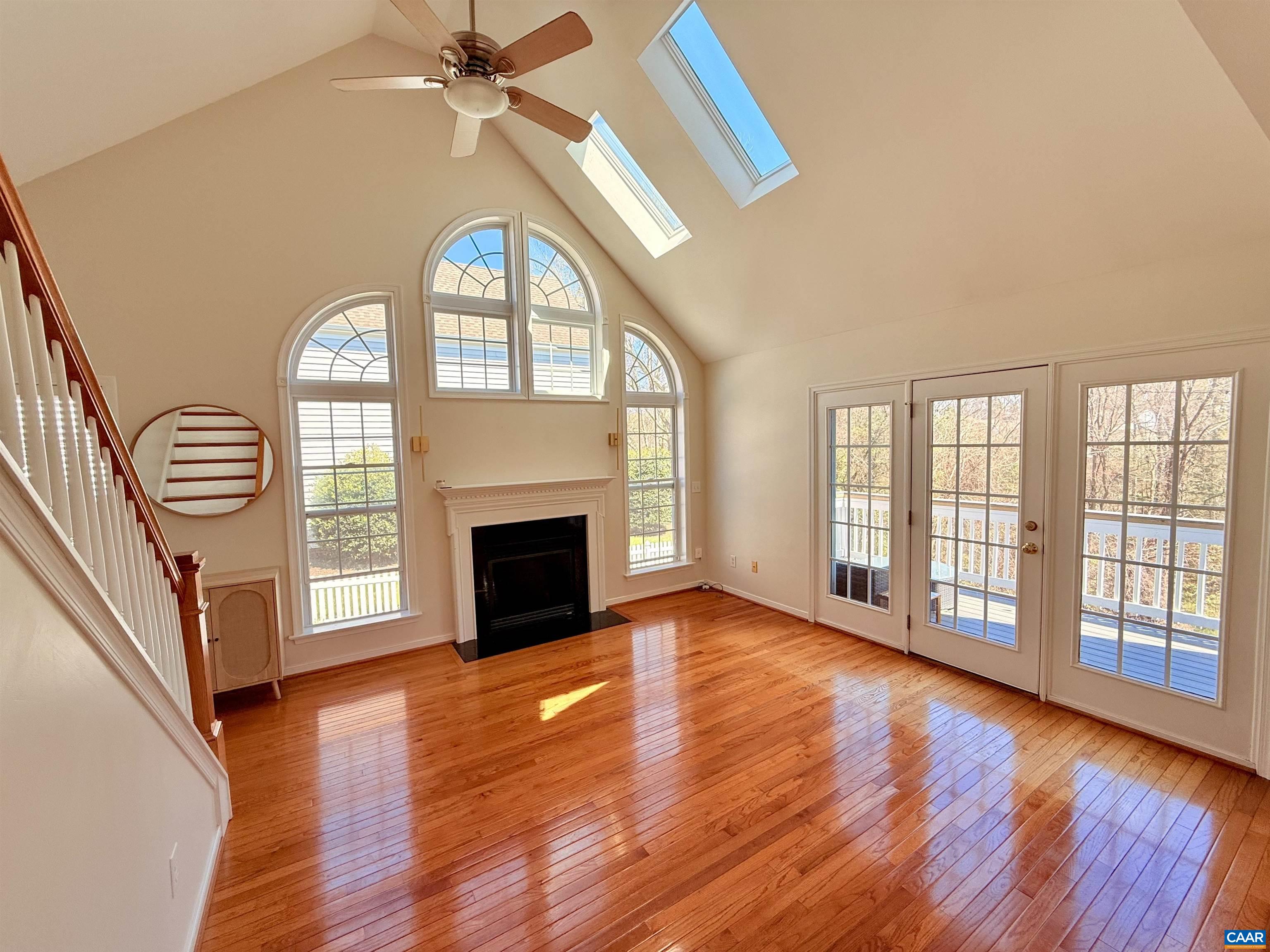 1310 COURTYARD DR