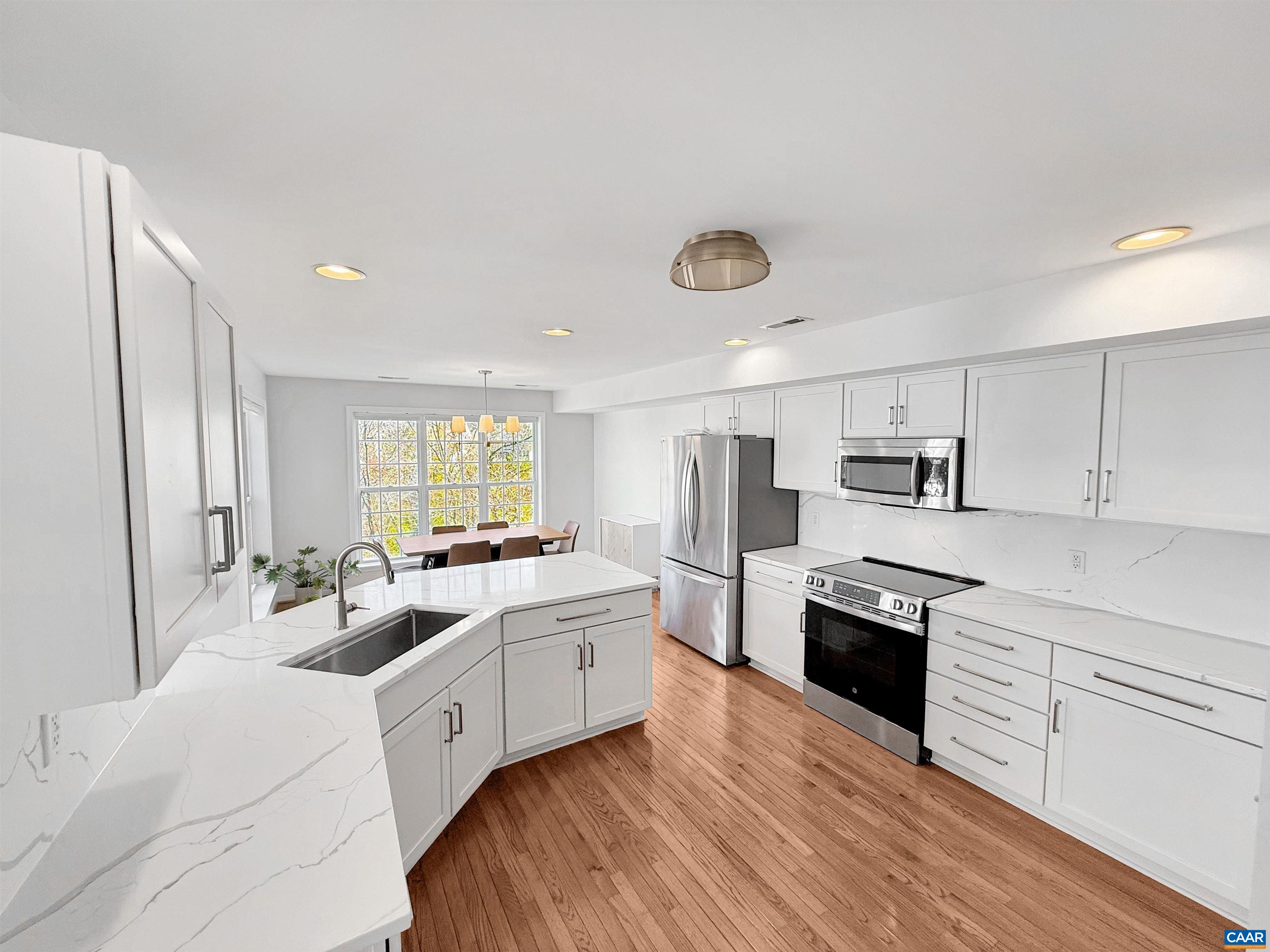 1310 COURTYARD DR