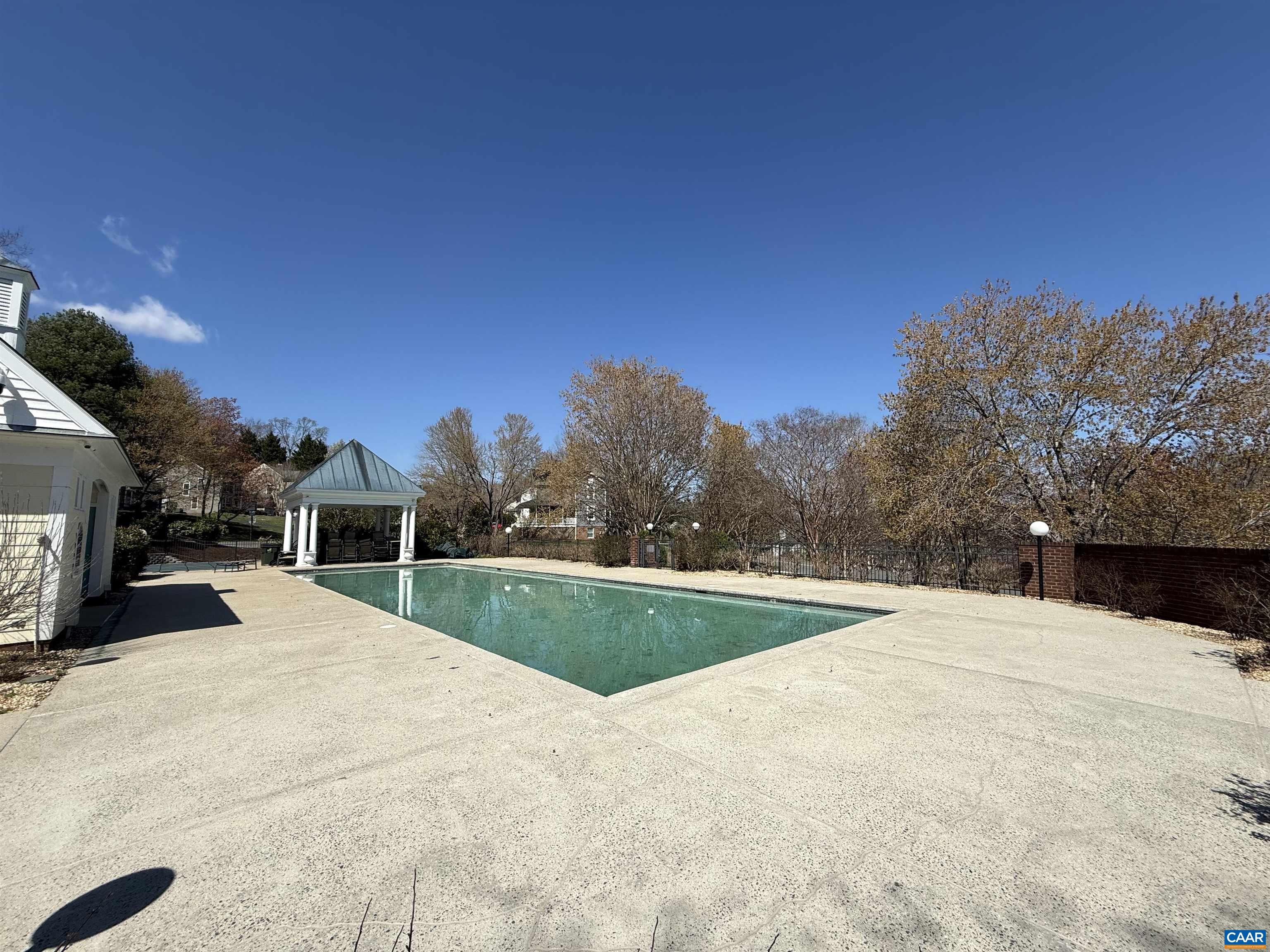 1310 COURTYARD DR