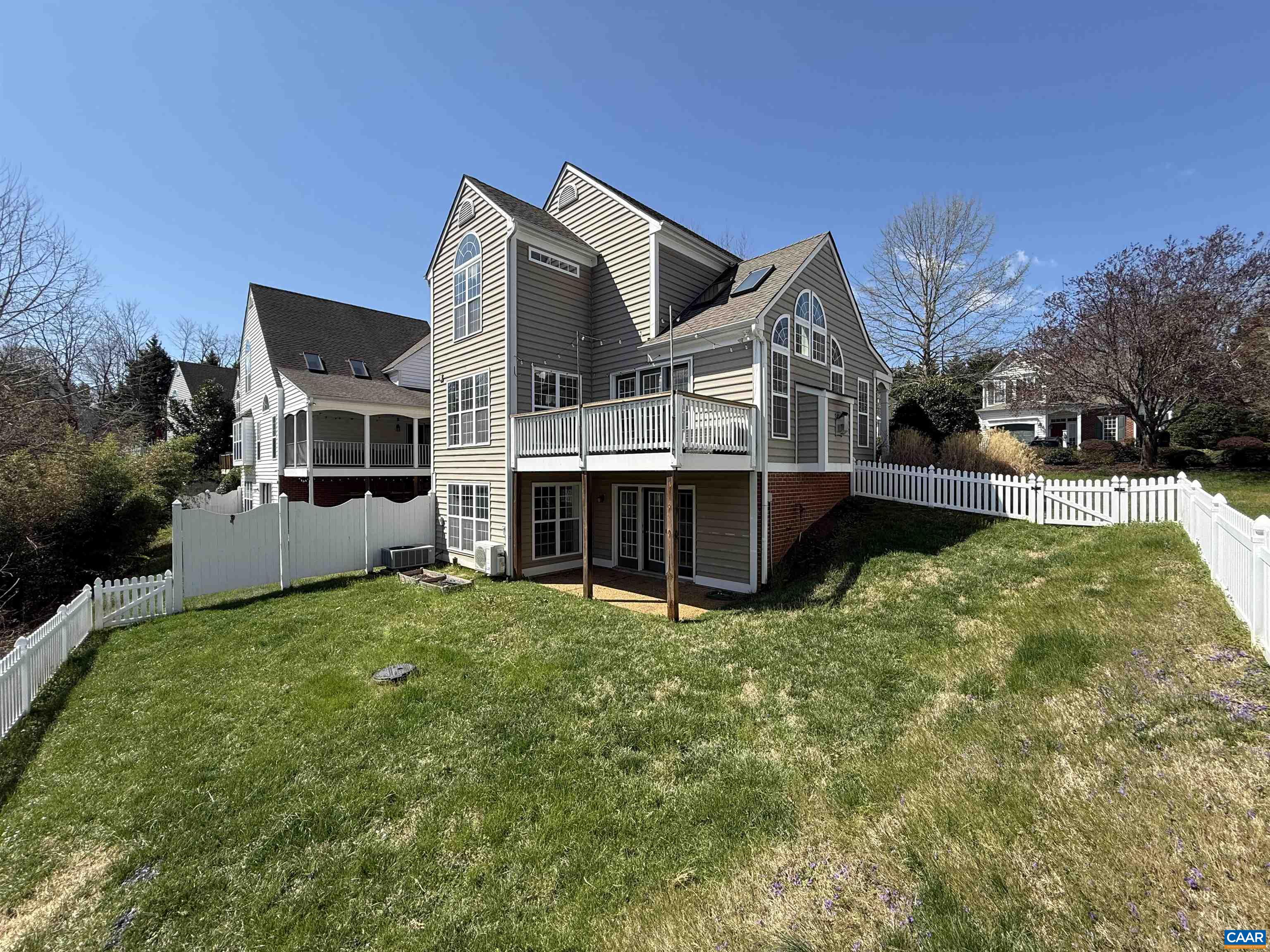 1310 COURTYARD DR