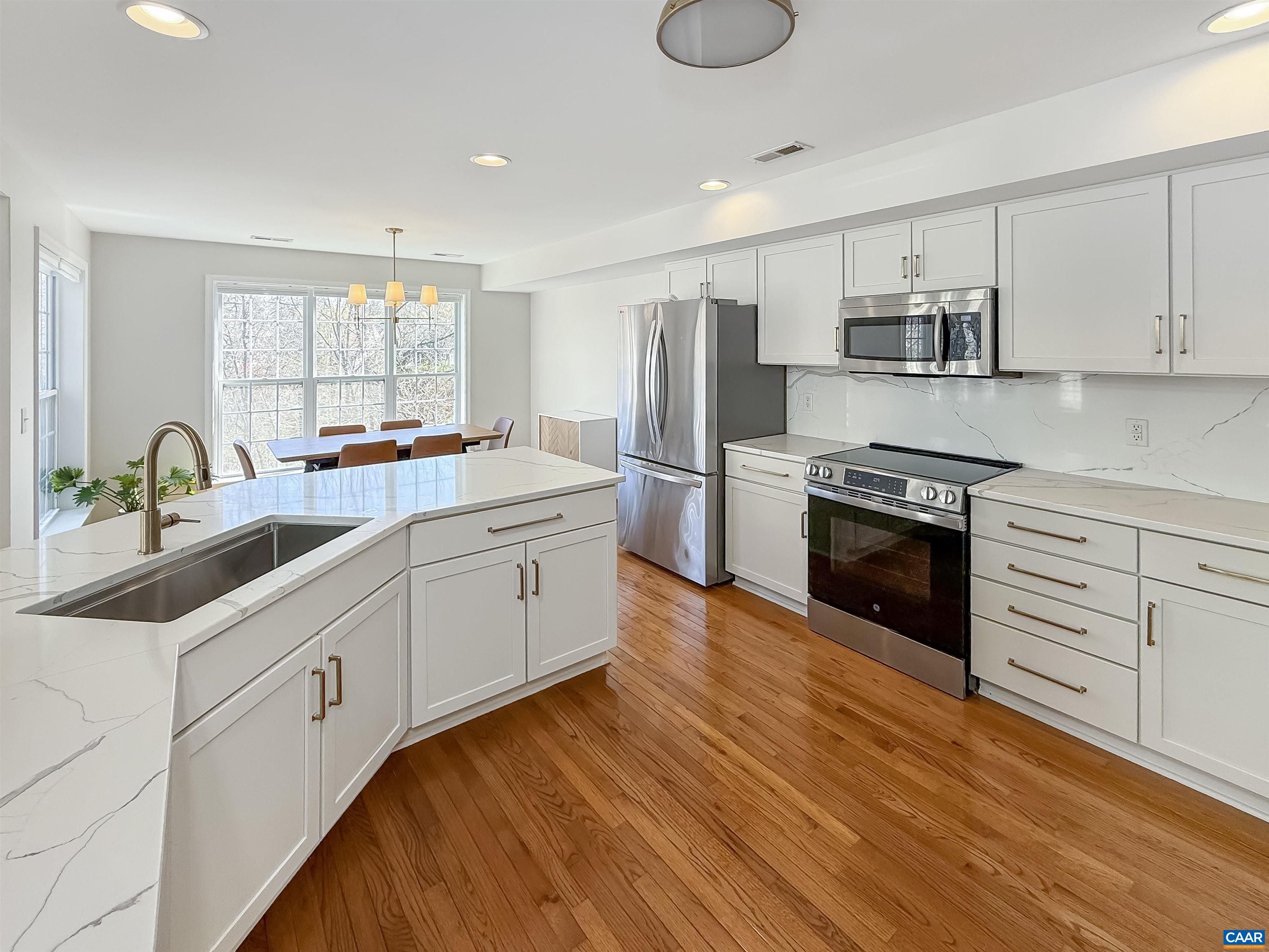 1310 COURTYARD DR