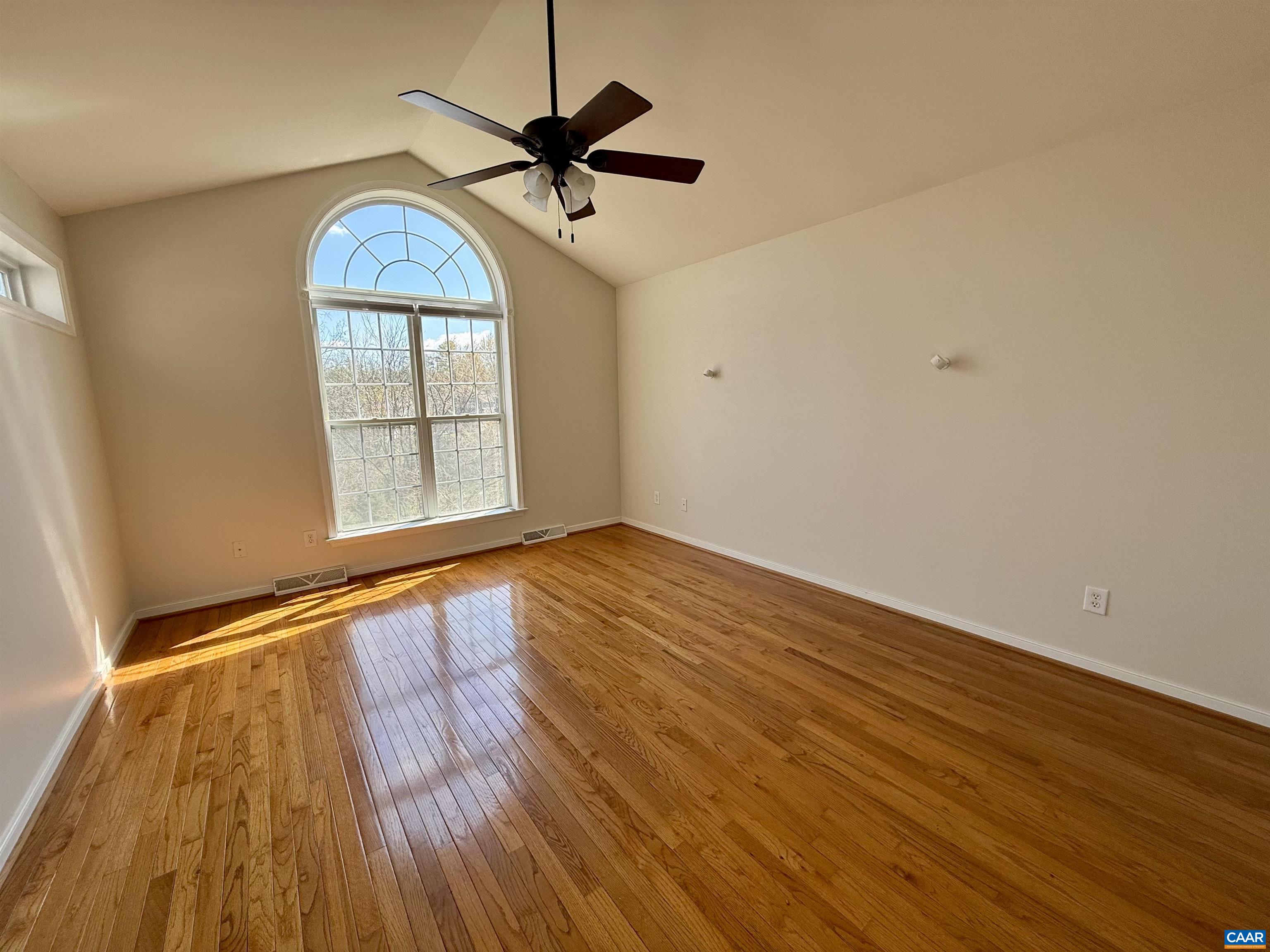 1310 COURTYARD DR