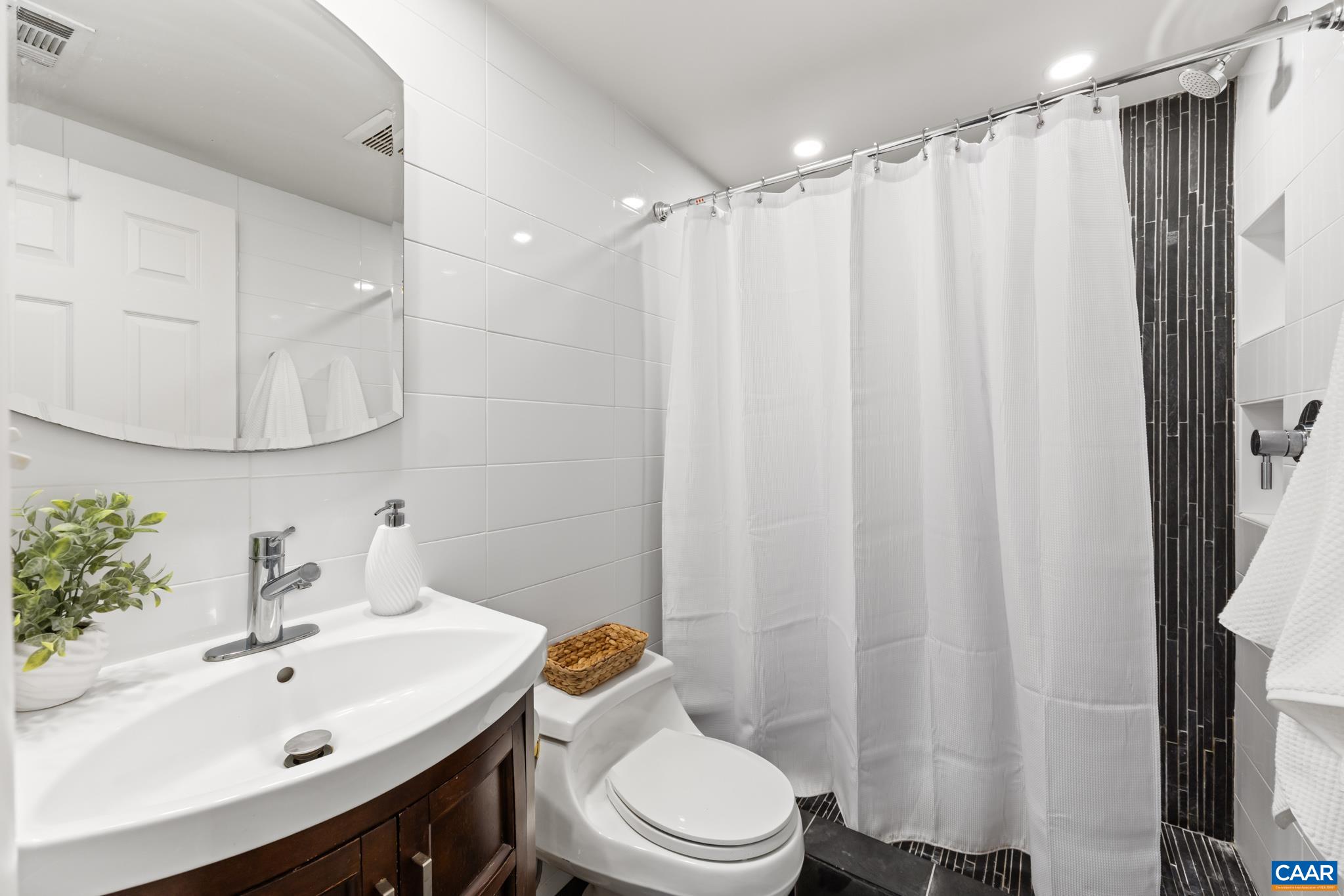1800 JEFFERSON PARK AVE Unit: 86