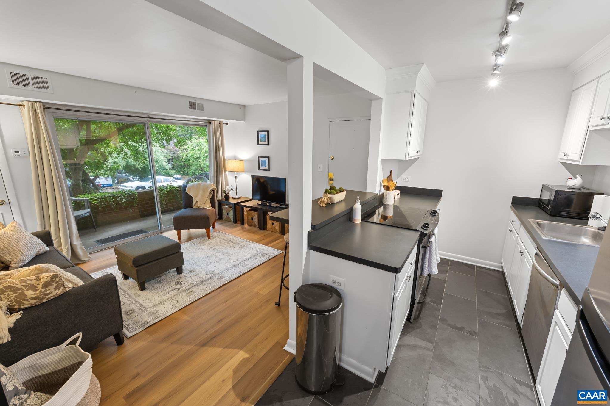 1800 JEFFERSON PARK AVE Unit: 86