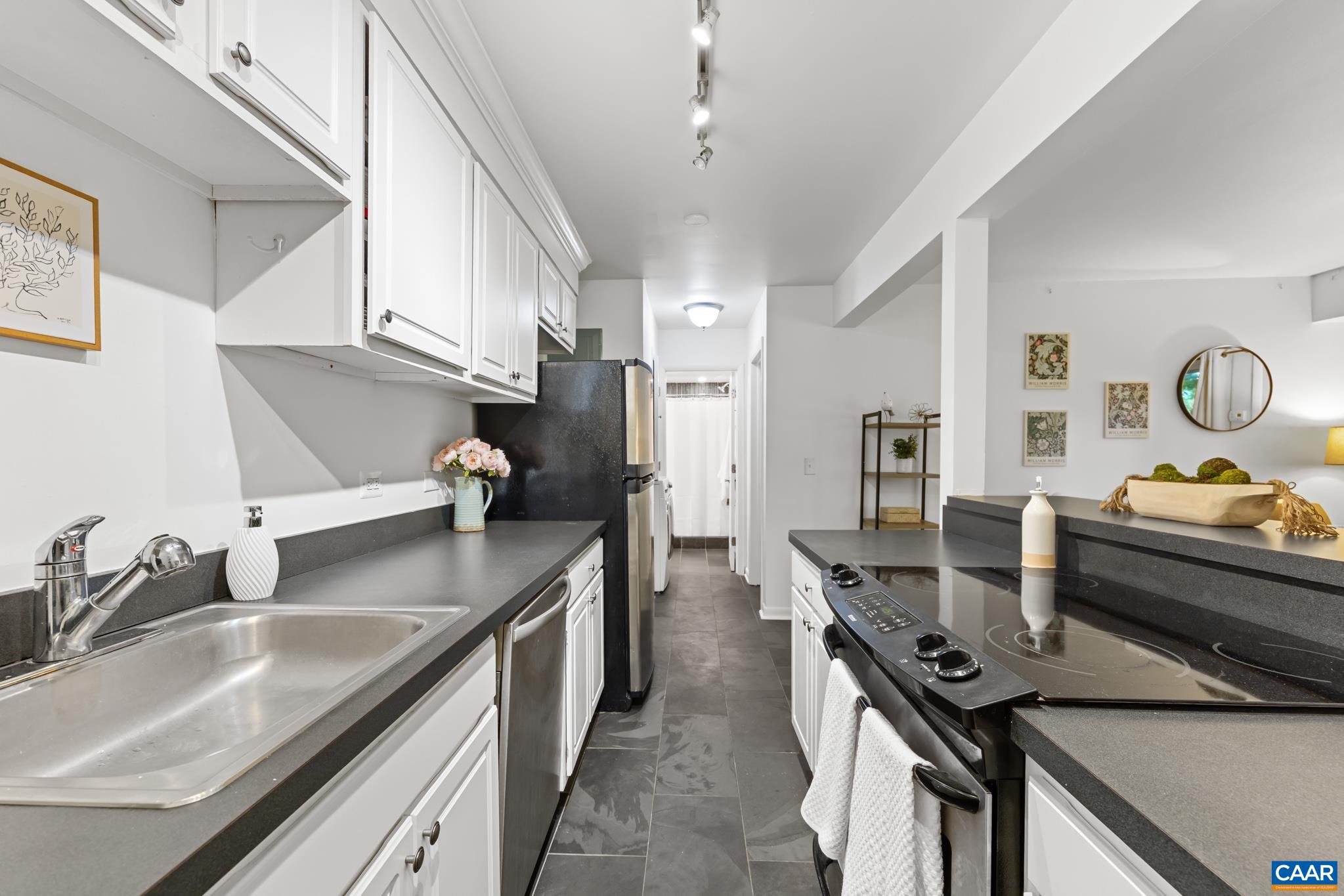 1800 JEFFERSON PARK AVE Unit: 86