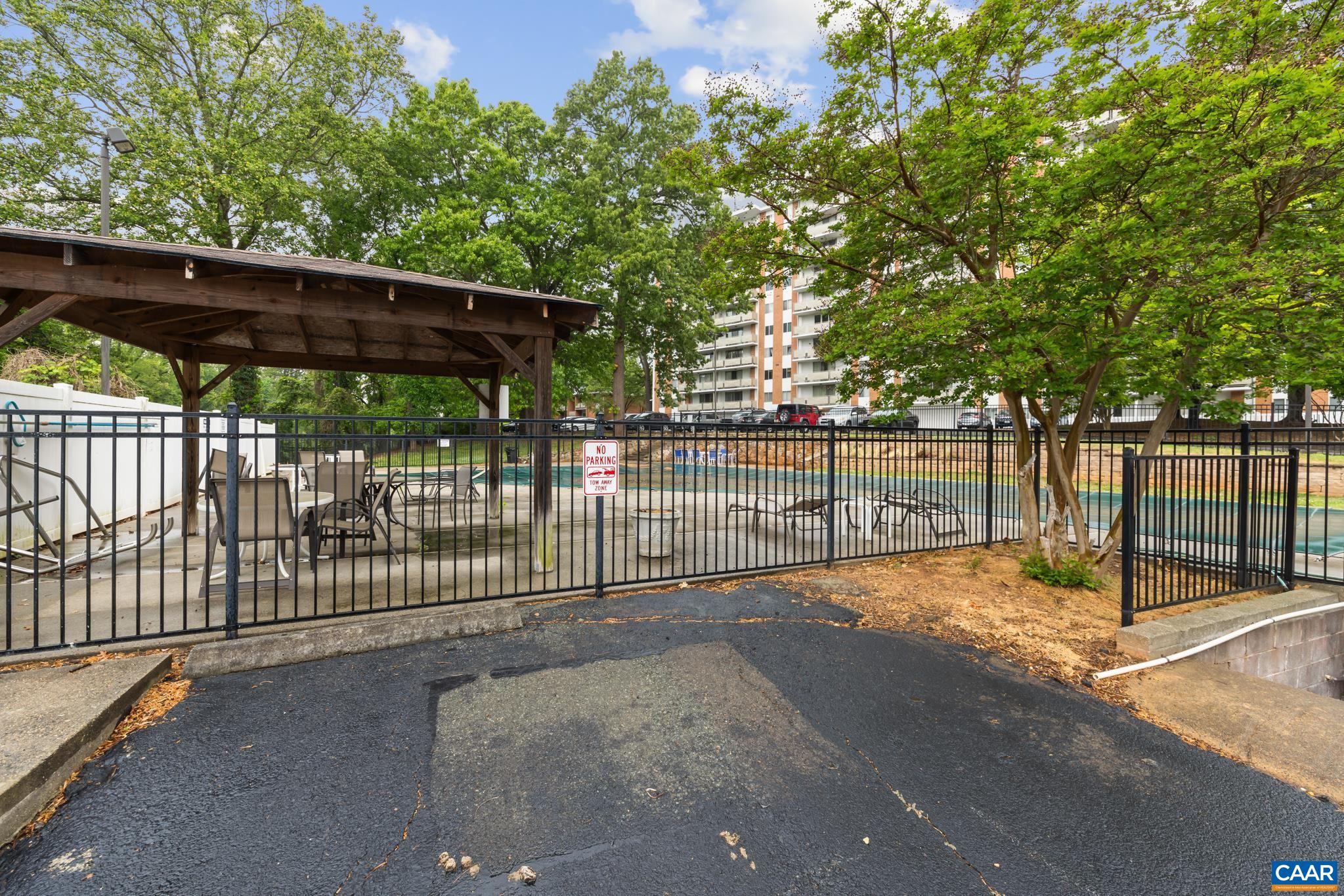 1800 JEFFERSON PARK AVE Unit: 86