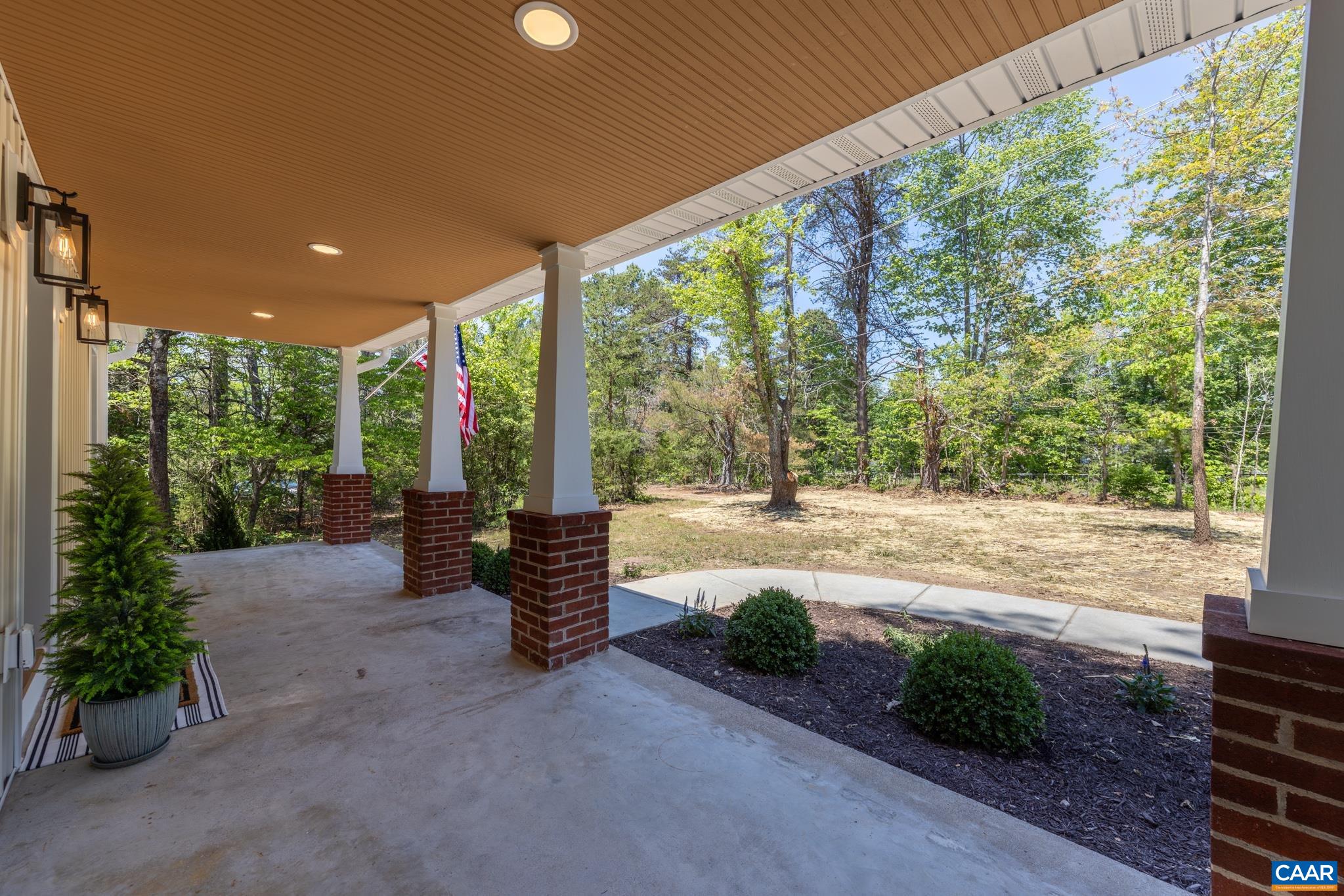 2155 THOMAS JEFFERSON DR