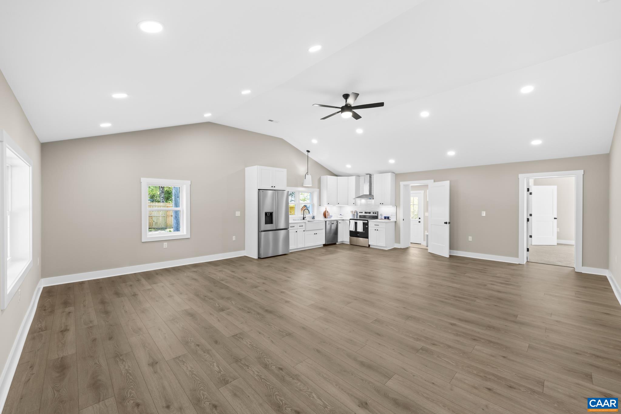 2155 THOMAS JEFFERSON DR