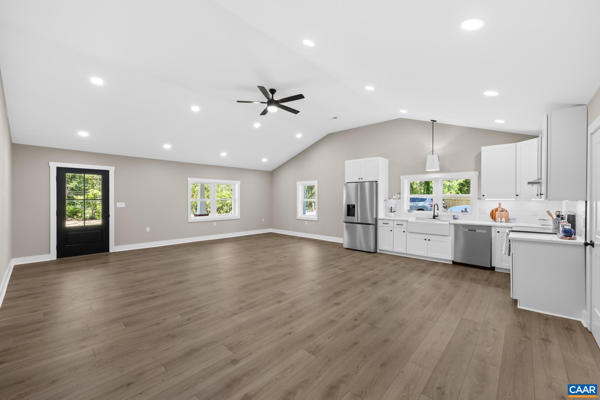 2155 THOMAS JEFFERSON DR