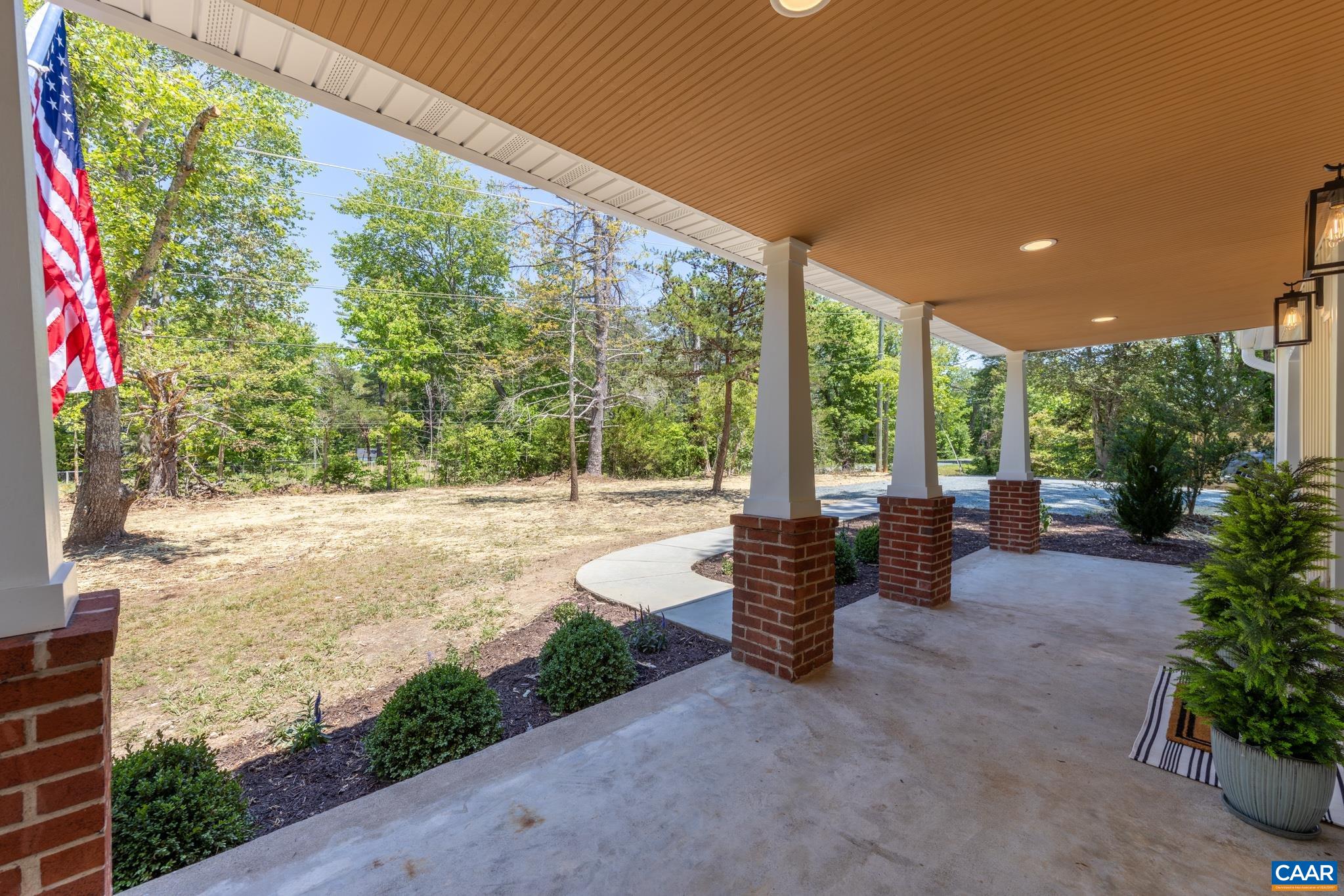 2155 THOMAS JEFFERSON DR