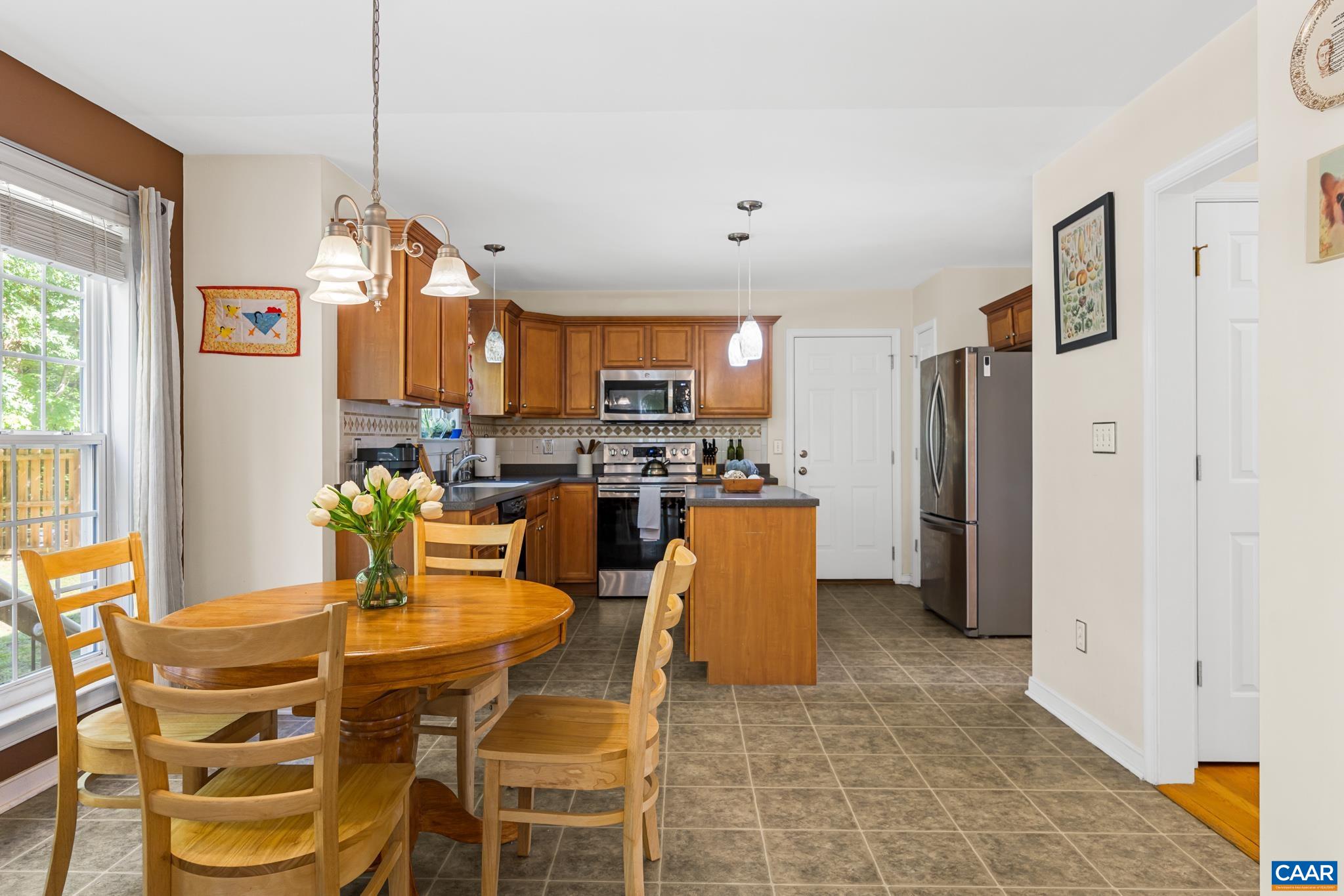 46 ROCK CREEK LN
