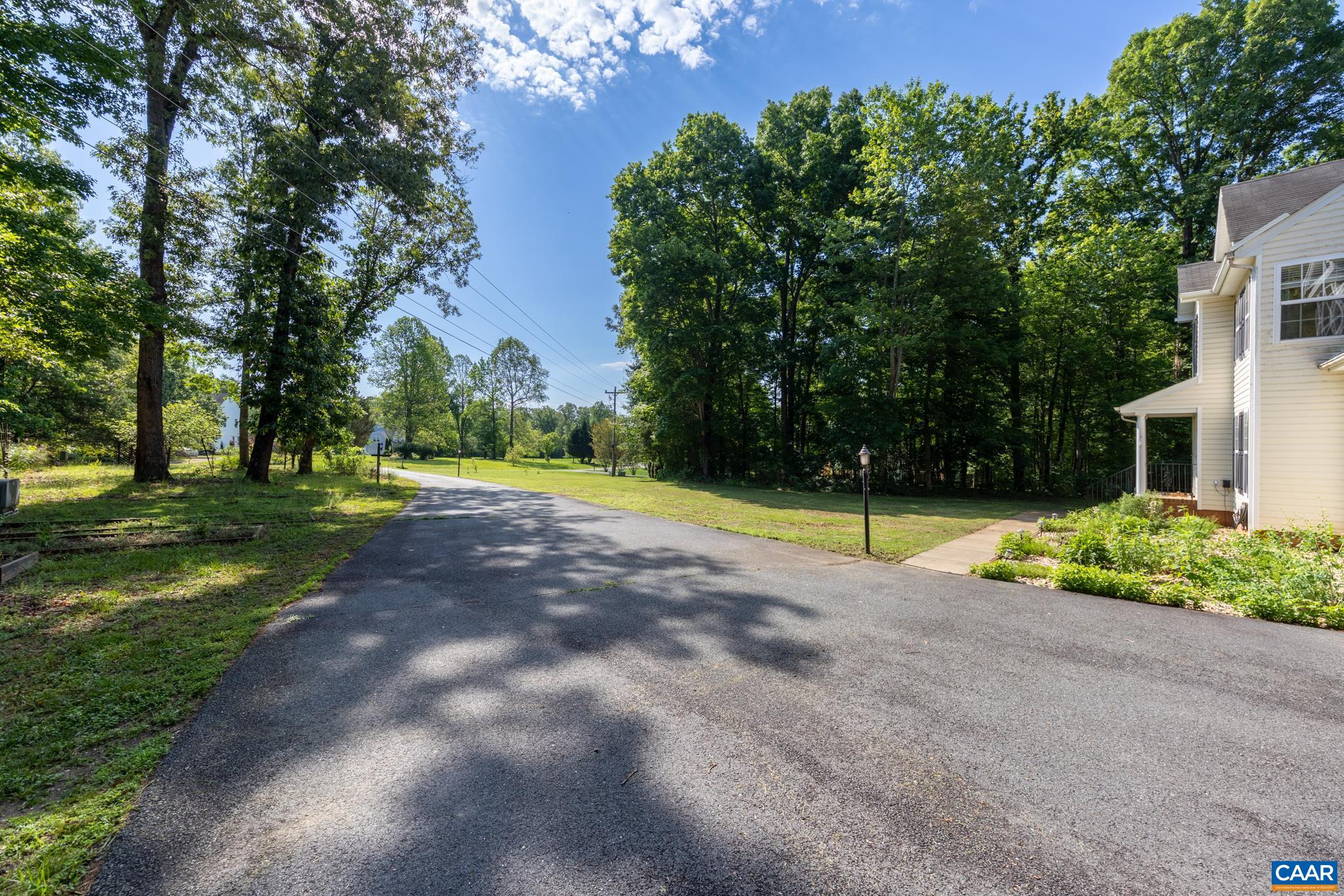 46 ROCK CREEK LN