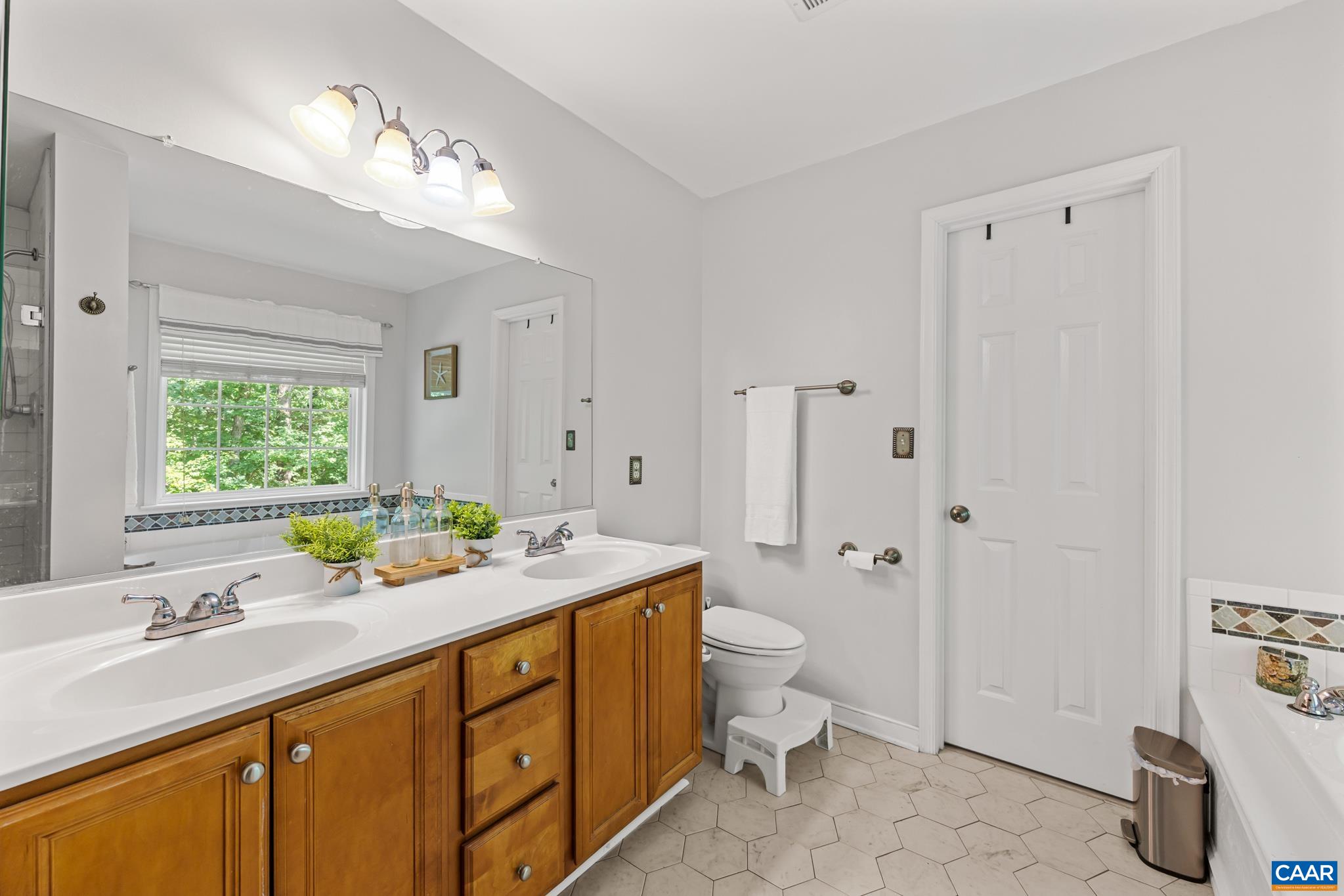 46 ROCK CREEK LN
