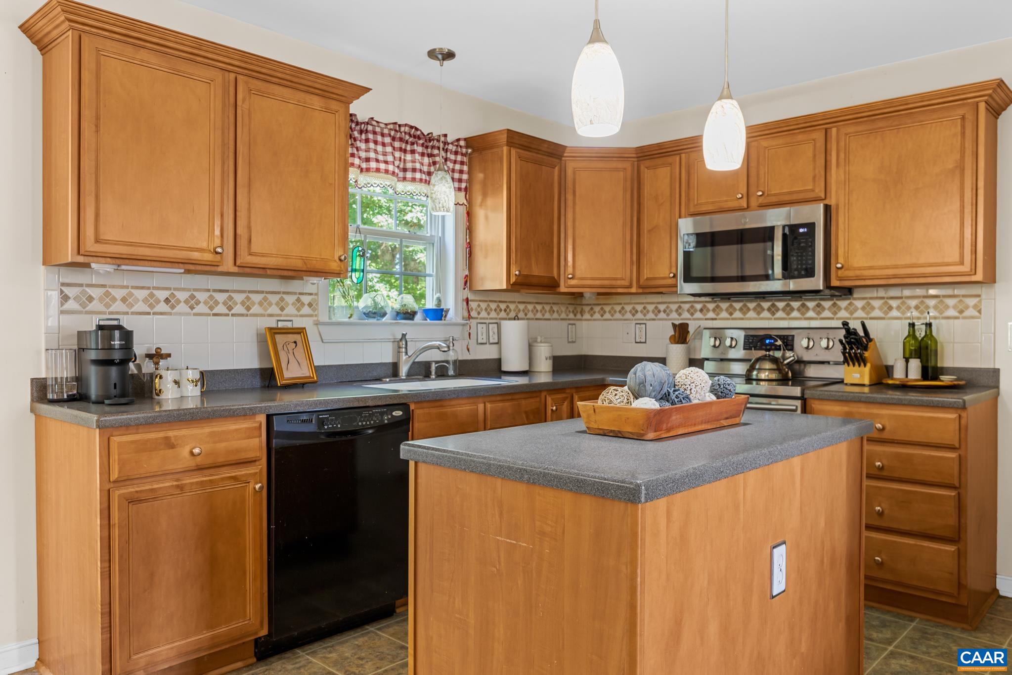 46 ROCK CREEK LN