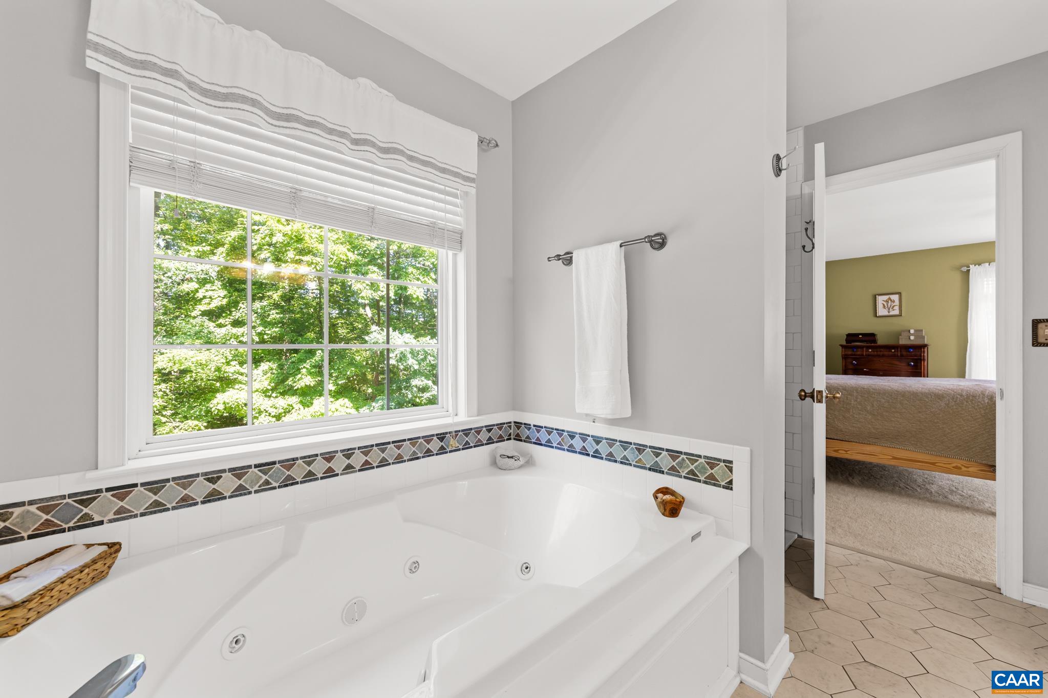 46 ROCK CREEK LN