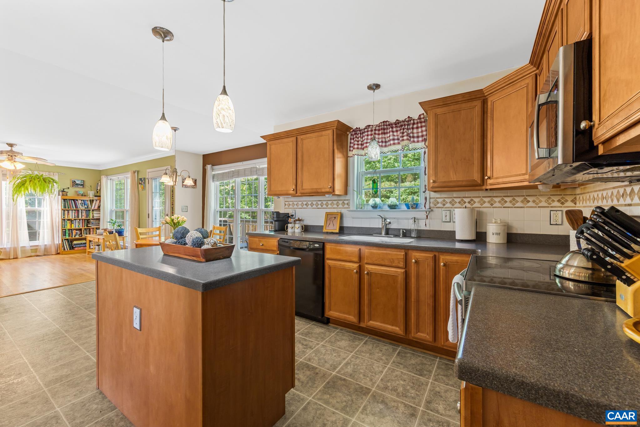 46 ROCK CREEK LN
