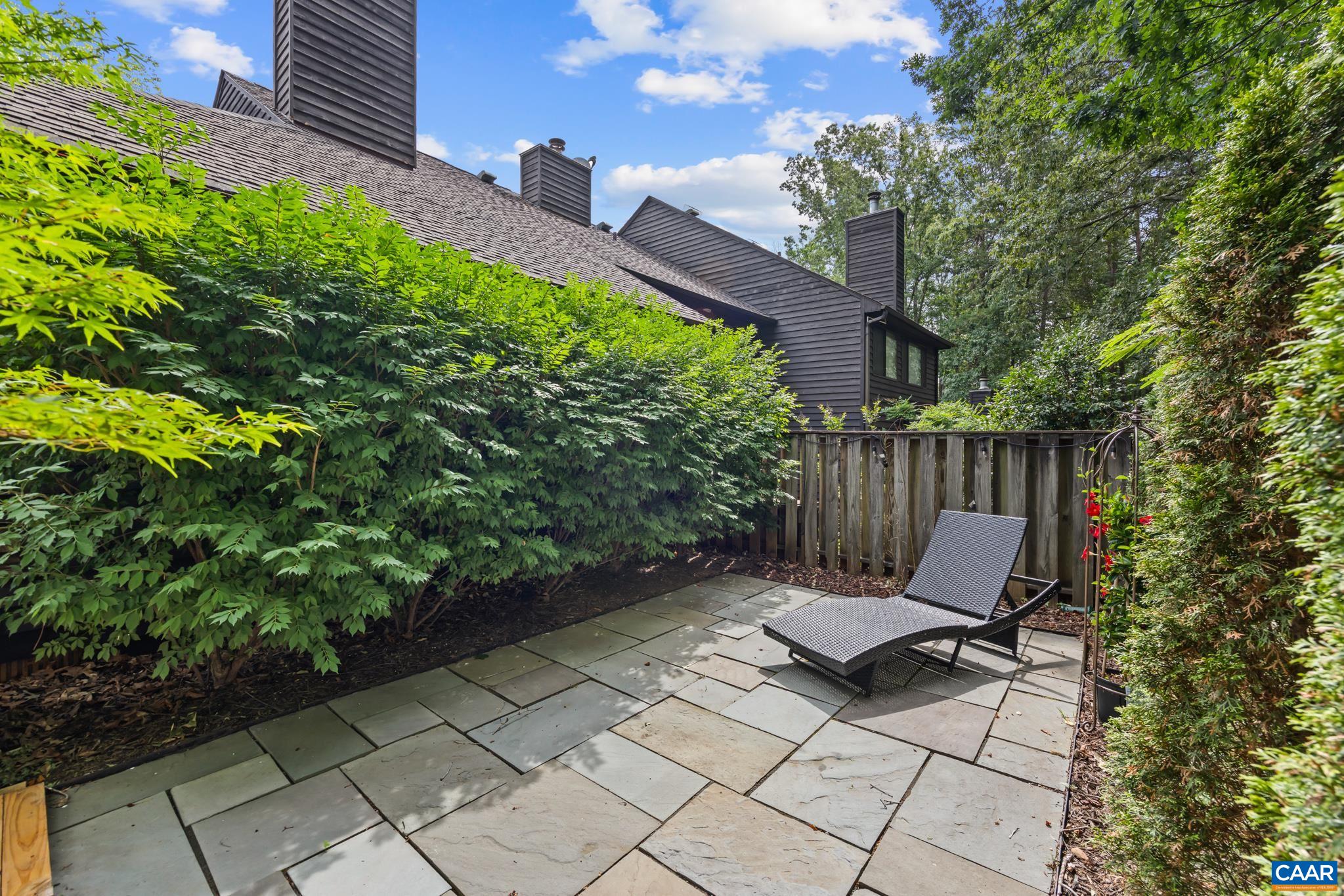 101 BLITHE CT