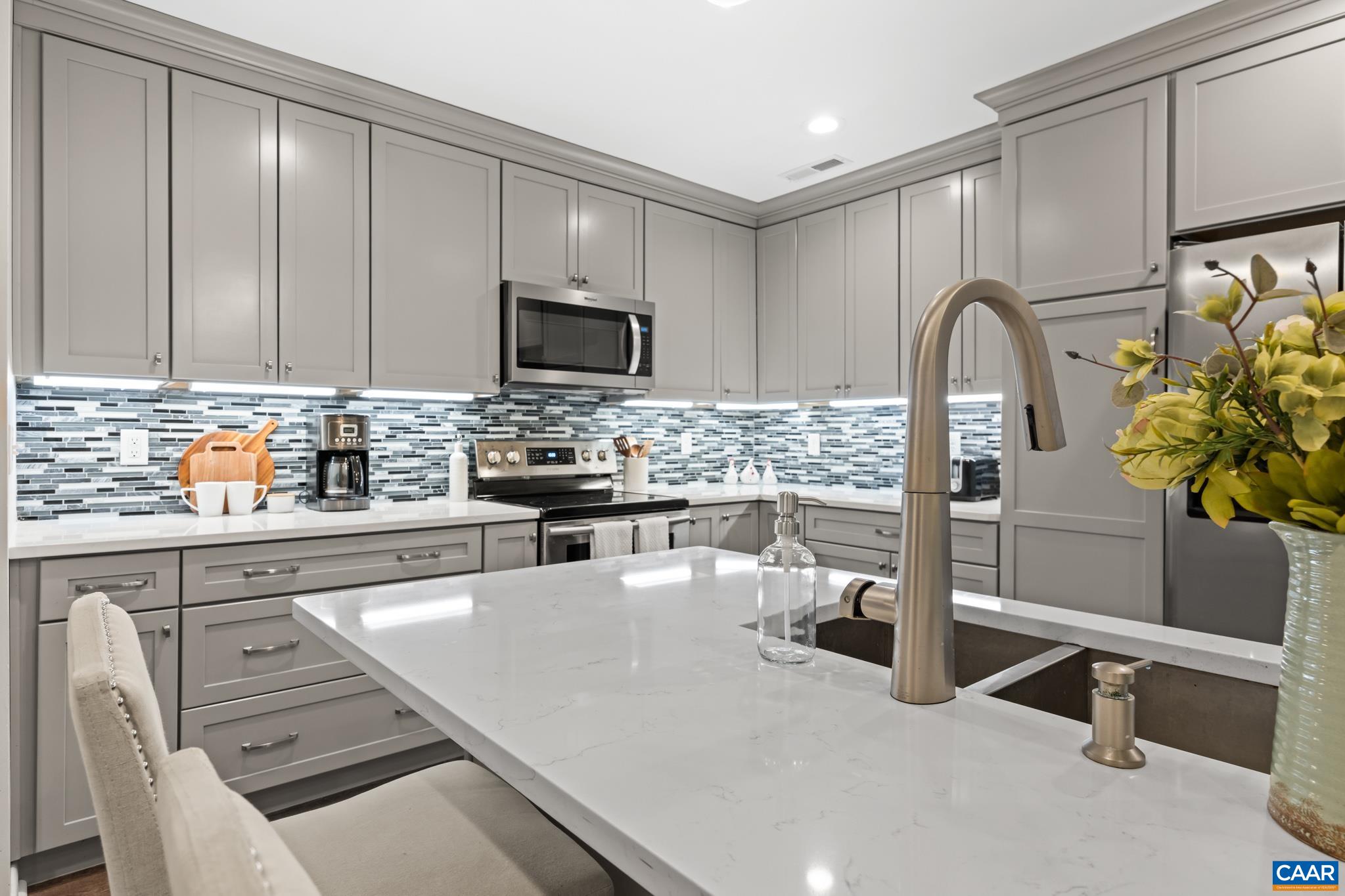 101 BLITHE CT