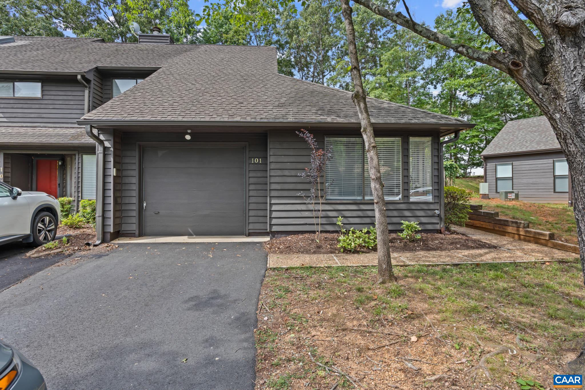 101 BLITHE CT