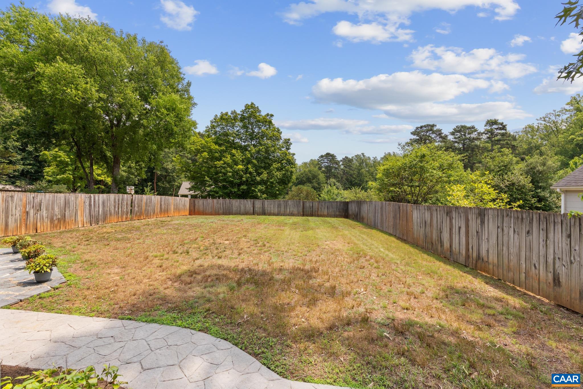 1602 ROSE HILL DR
