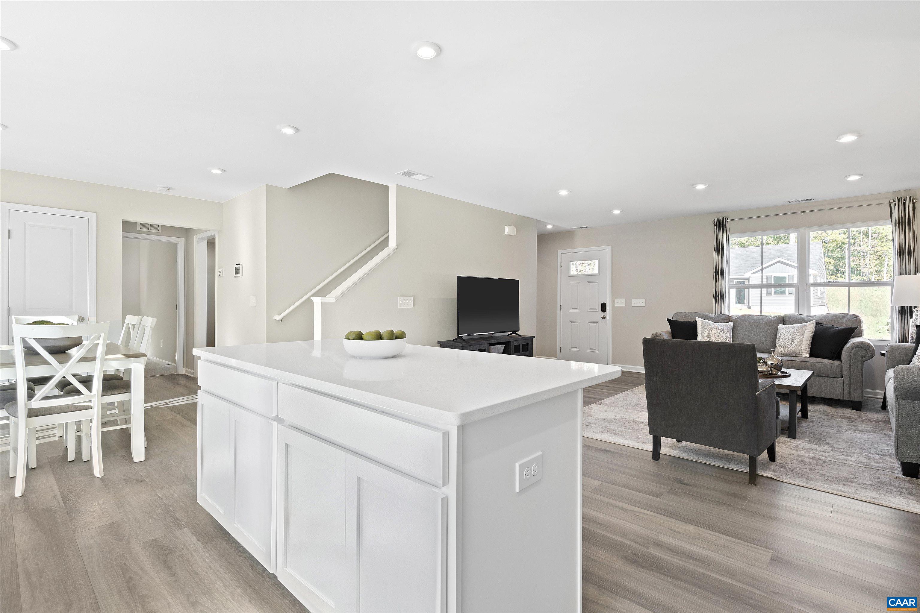 328 ARCHES LN