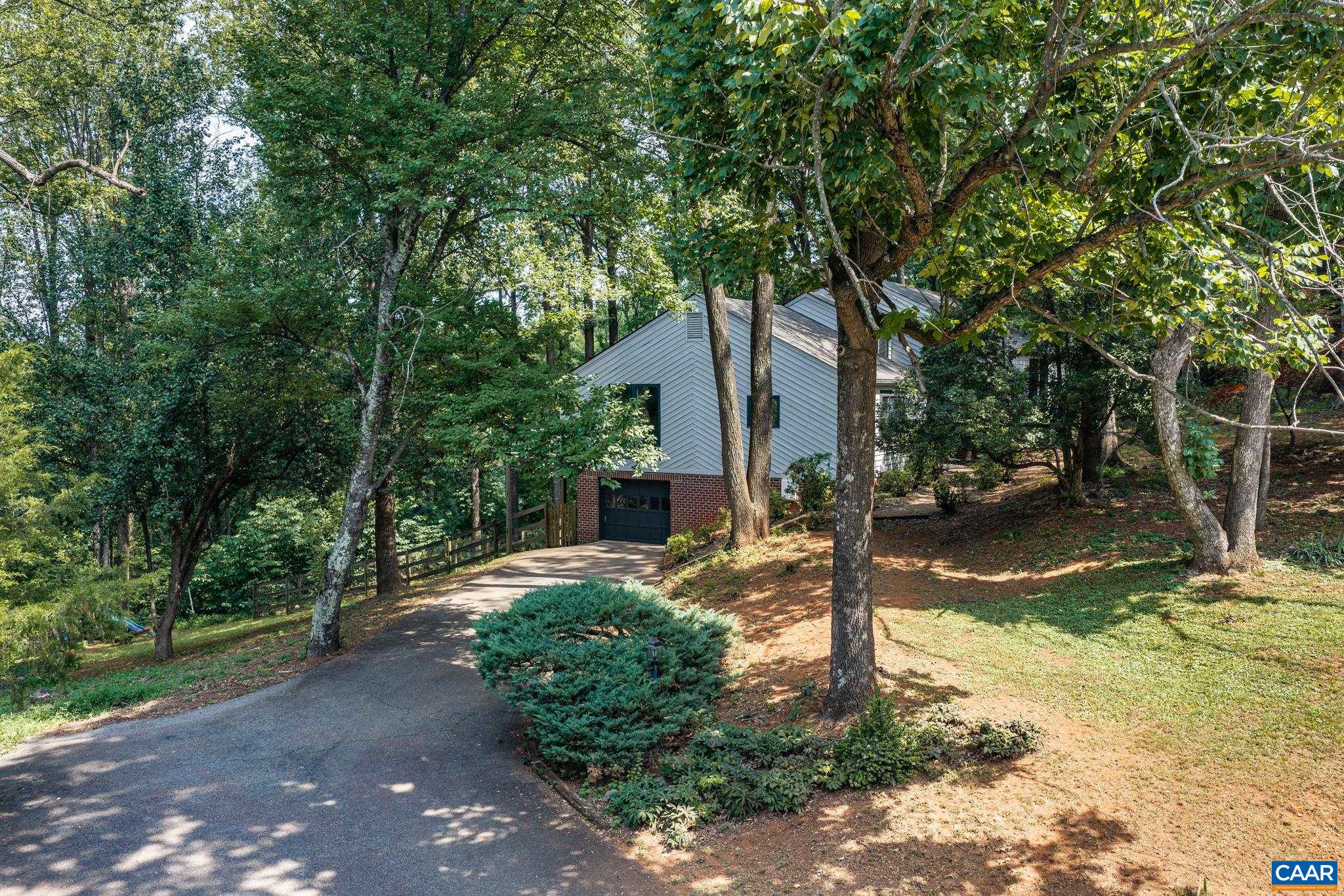 1880 NORTH PANTOPS DR