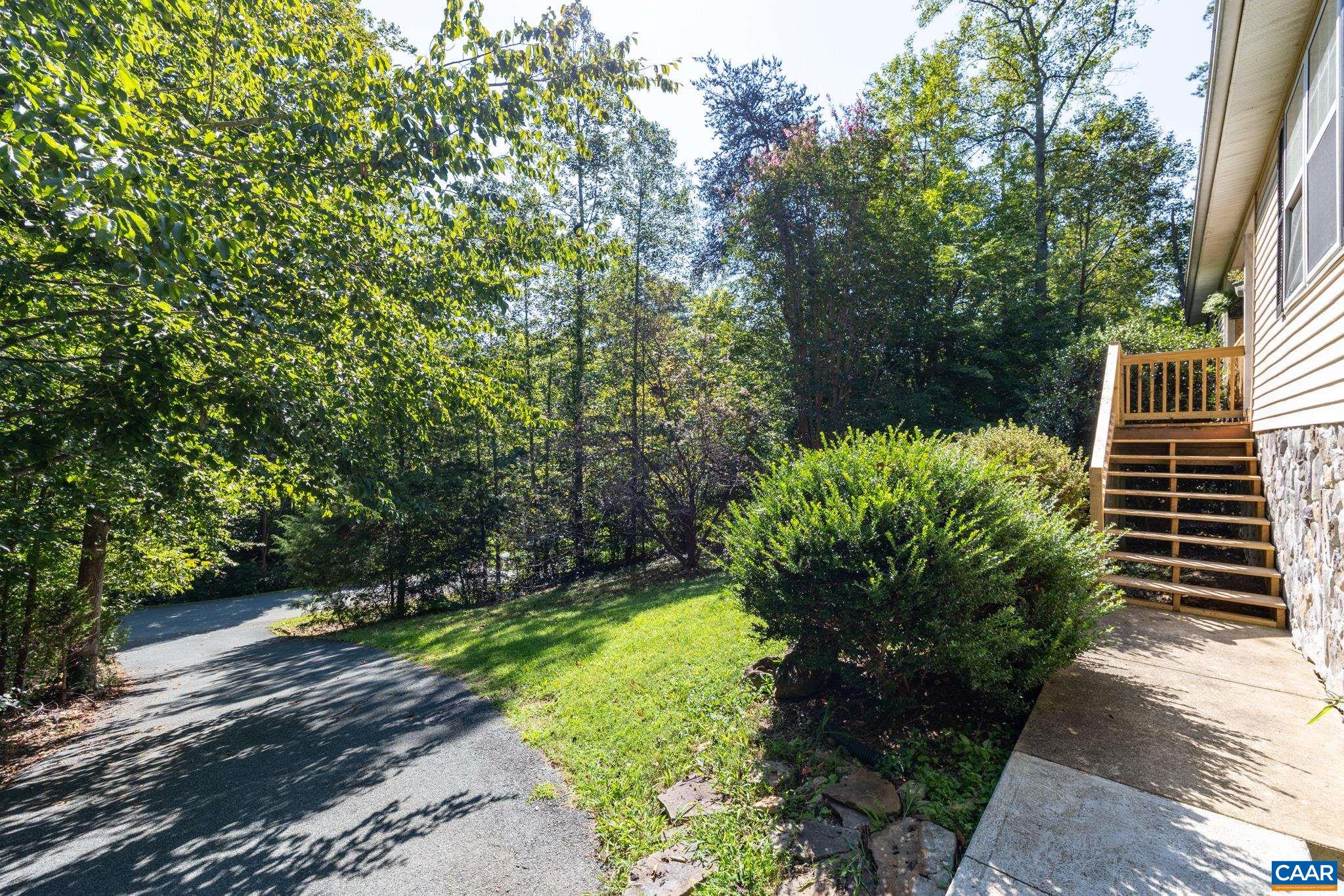 10 IROQUOIS WAY