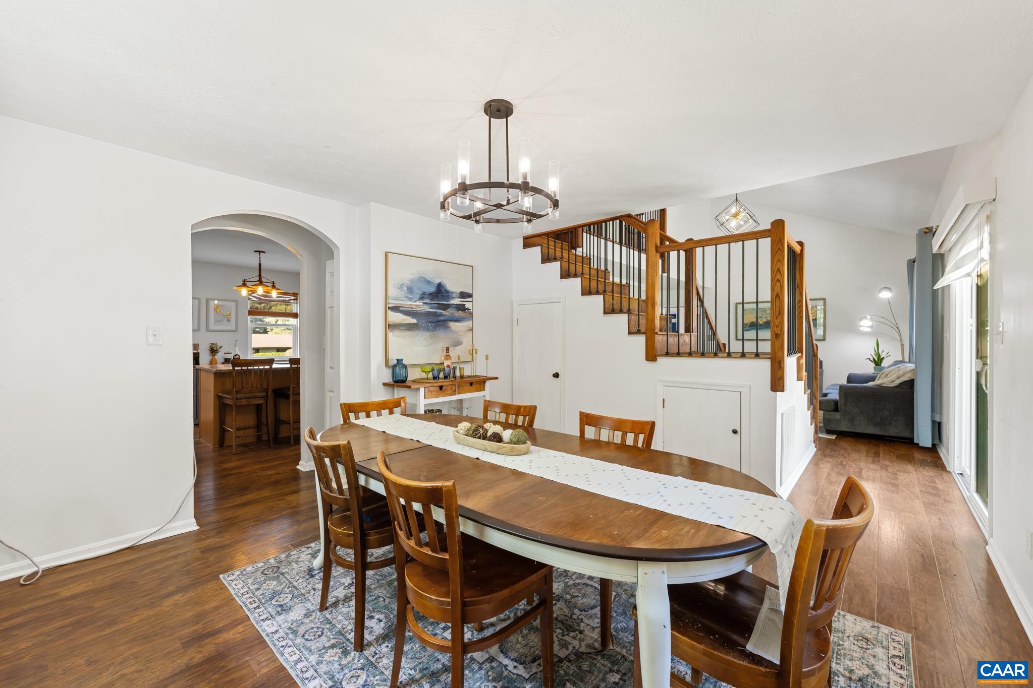 421 SUNSET DR