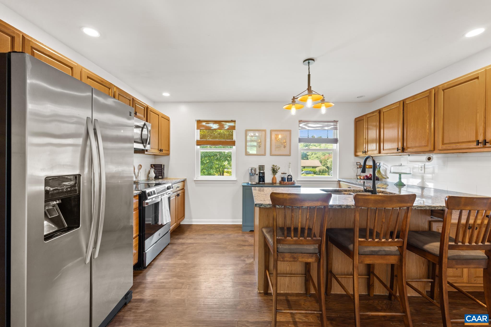 421 SUNSET DR