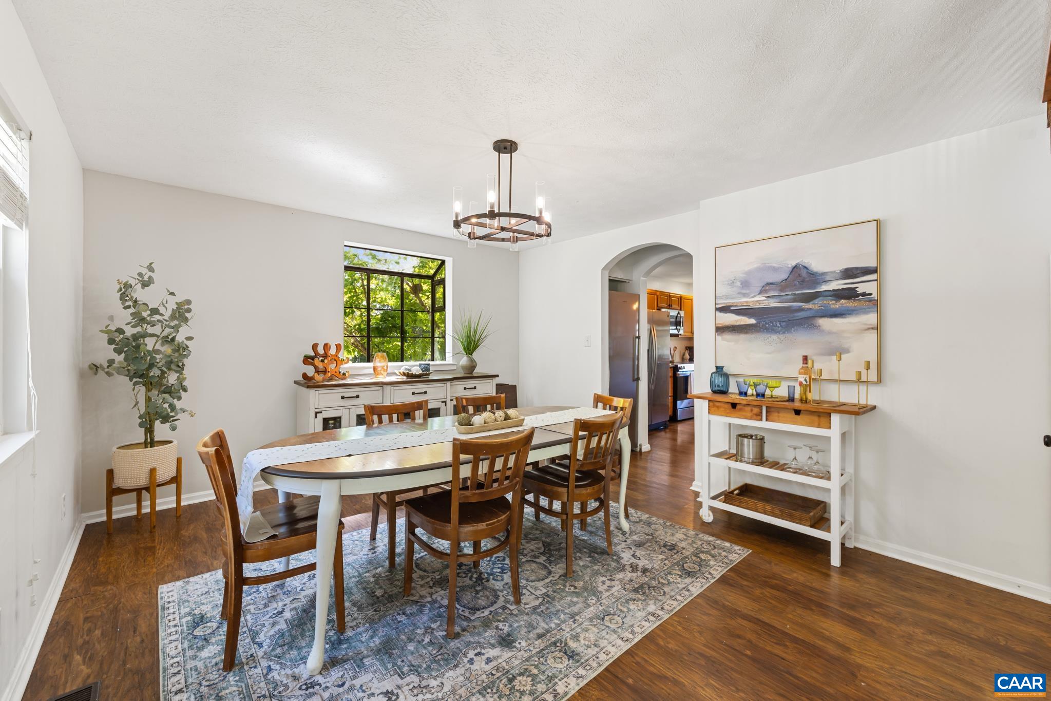 421 SUNSET DR