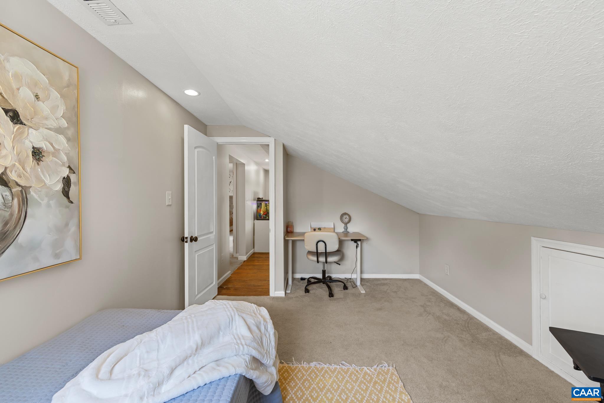 421 SUNSET DR