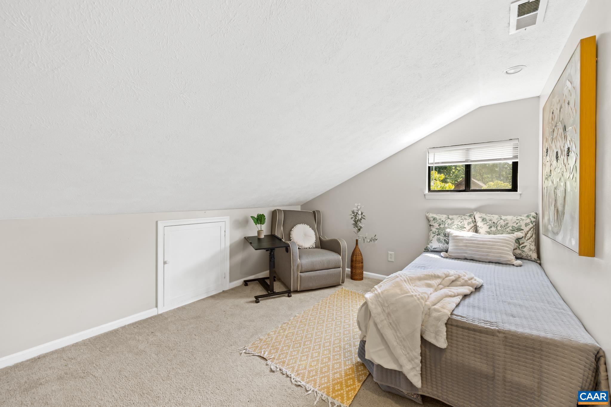 421 SUNSET DR