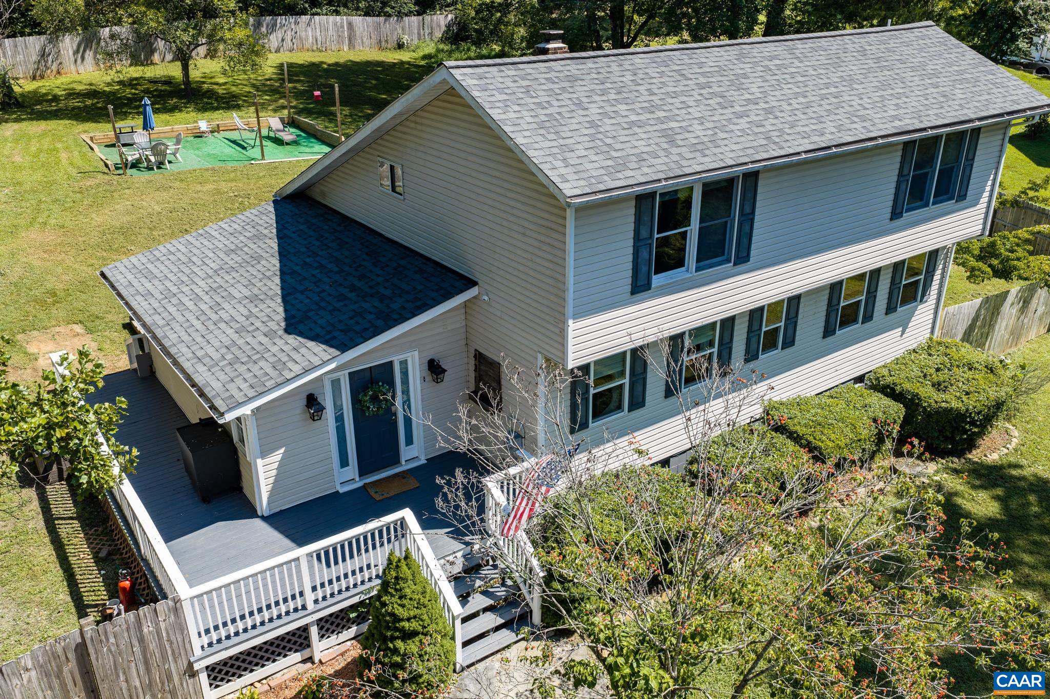 421 SUNSET DR