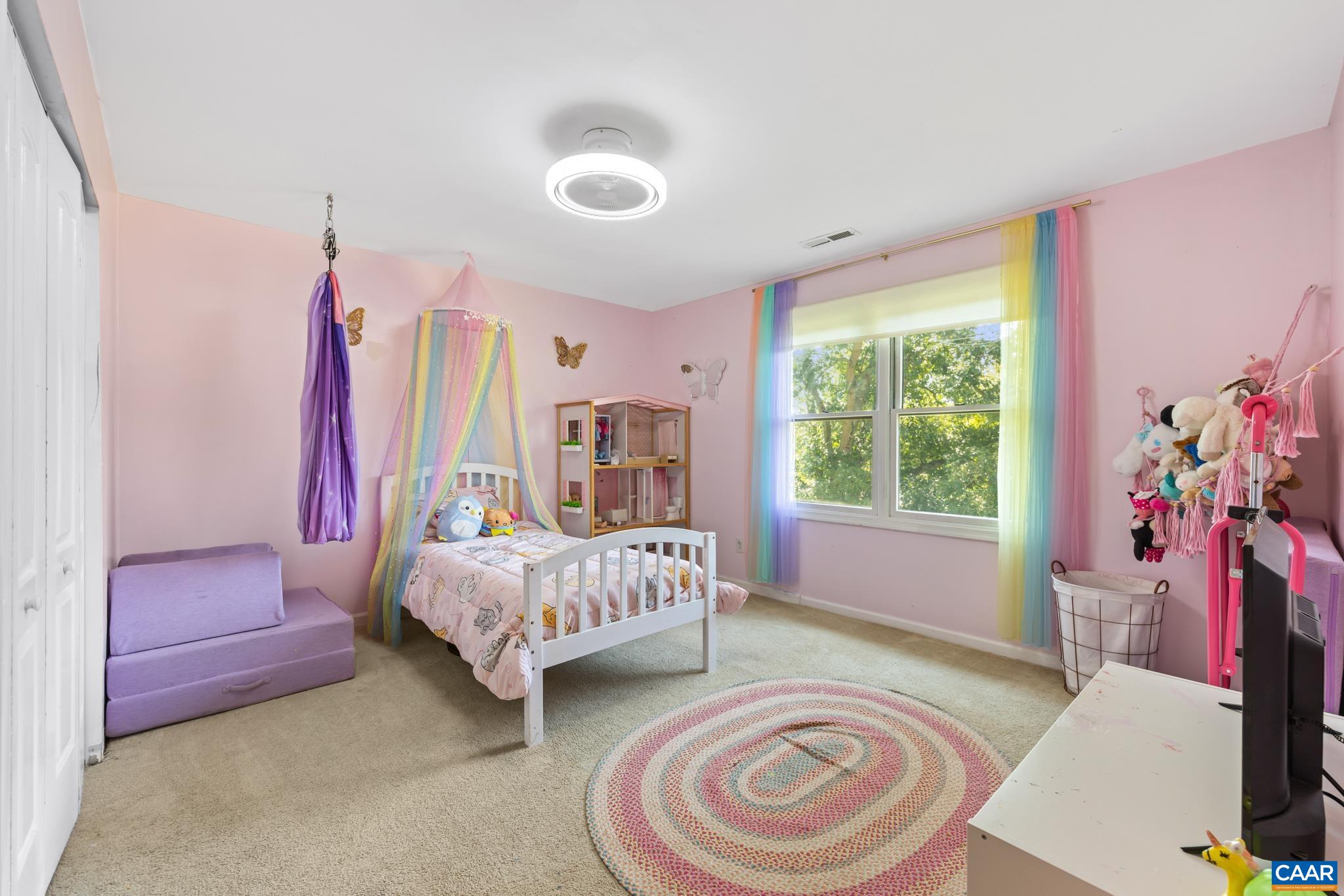 421 SUNSET DR