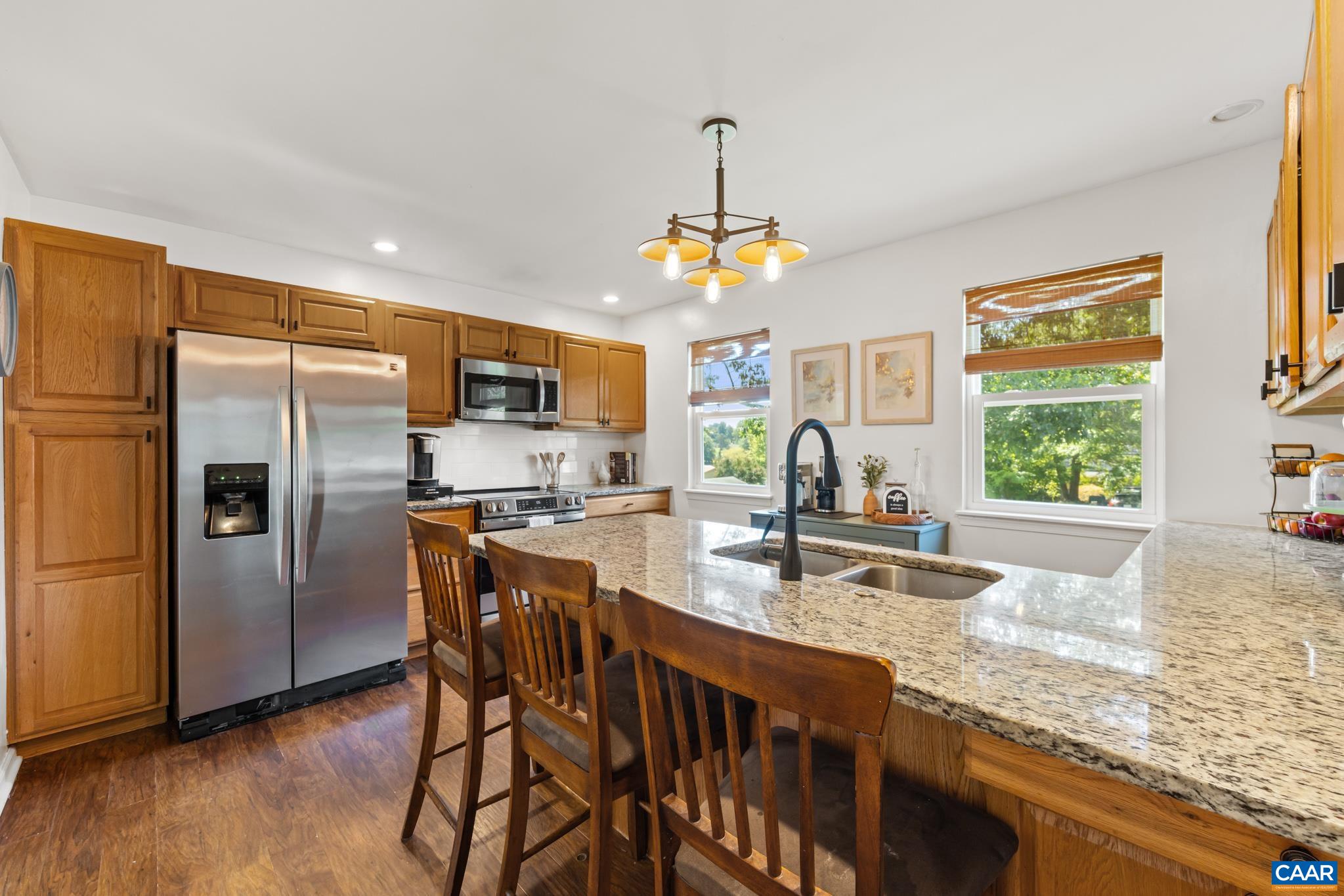 421 SUNSET DR