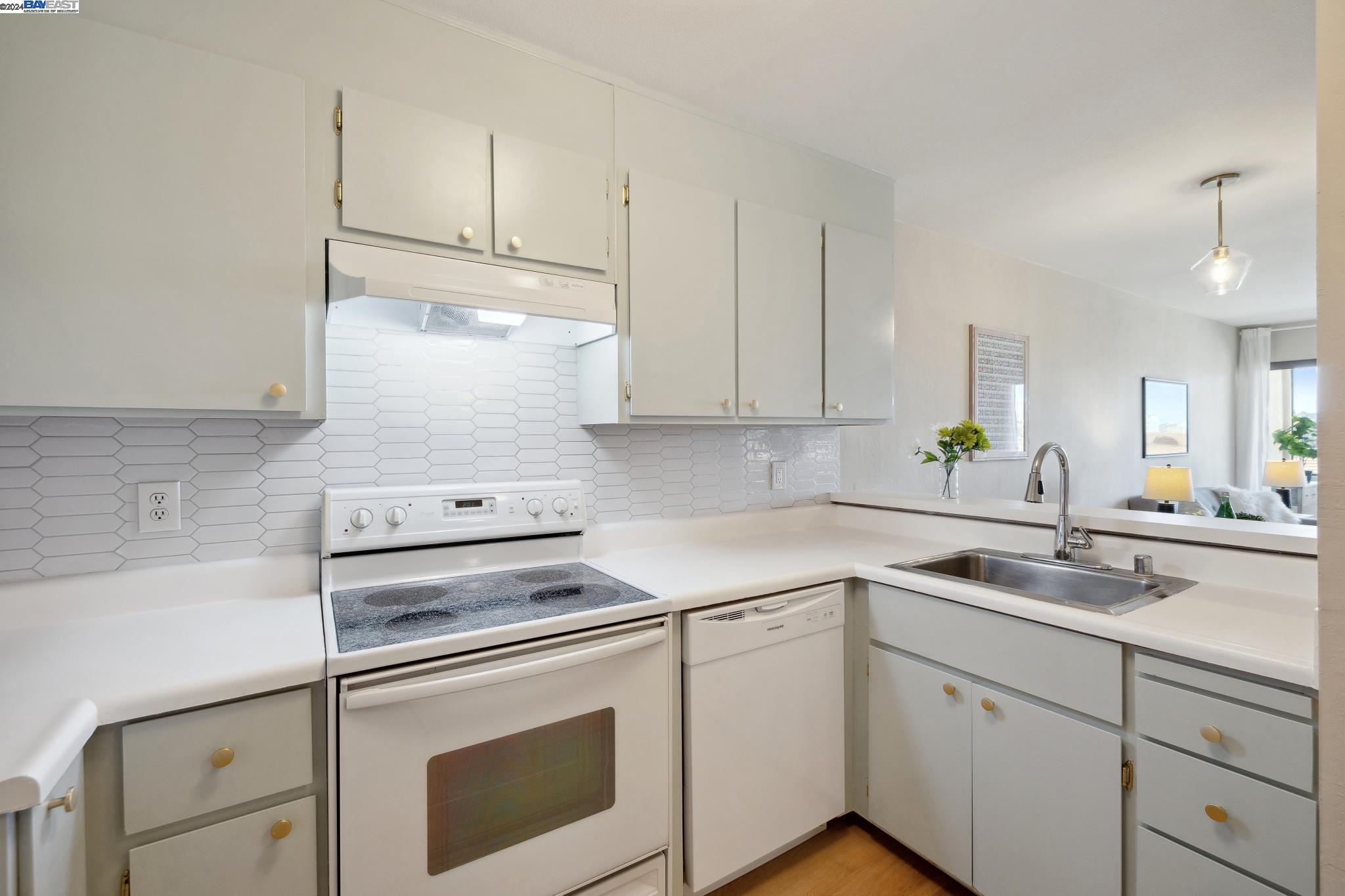 507 Wickson Ave # 203