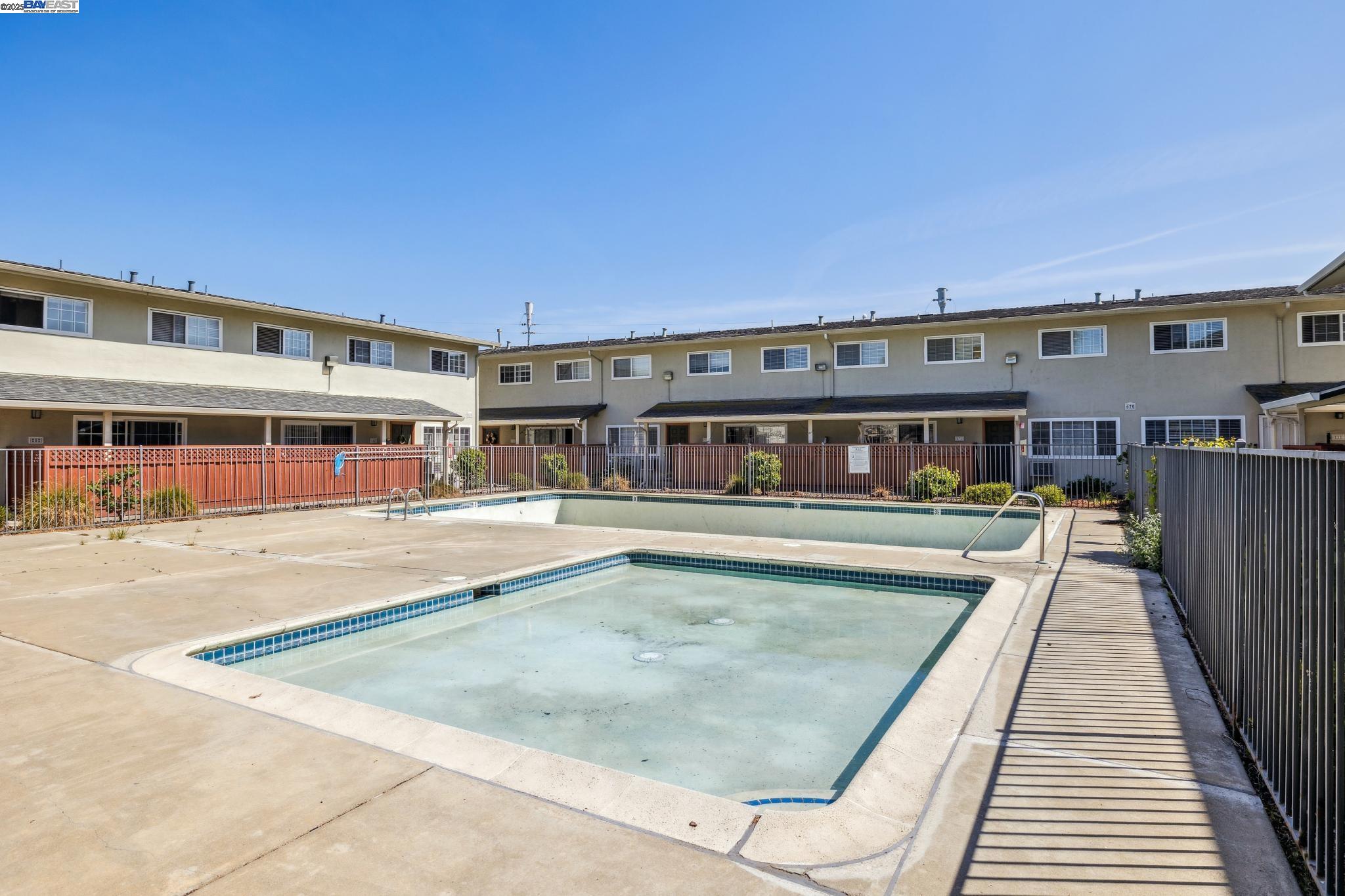 700 Fargo Ave # 2