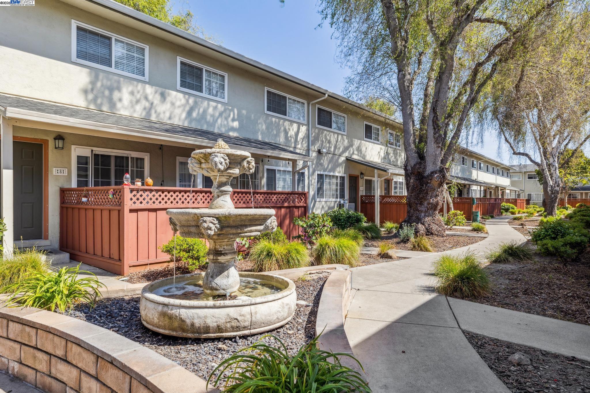 700 Fargo Ave # 2