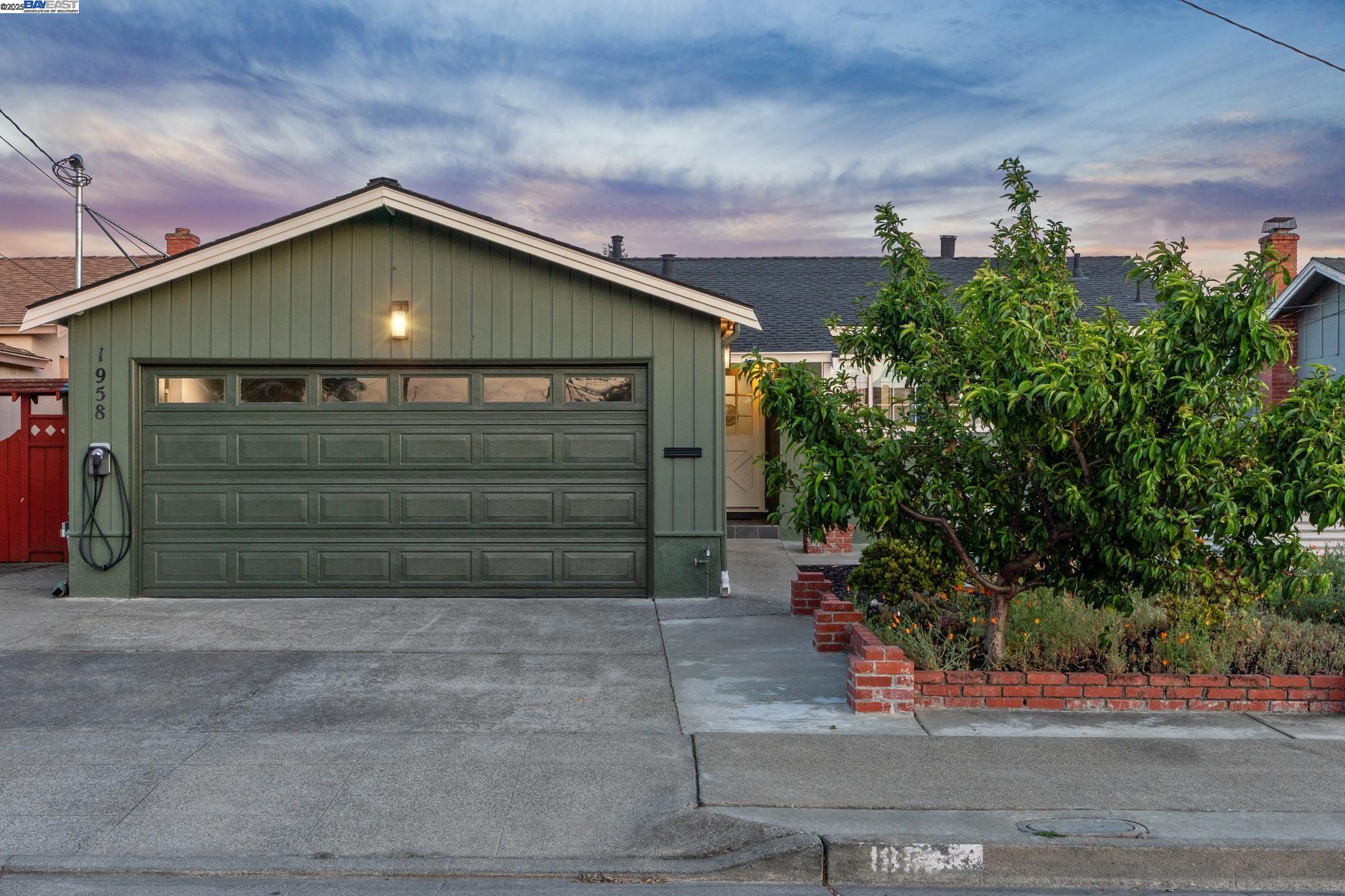 1958 Vining Dr