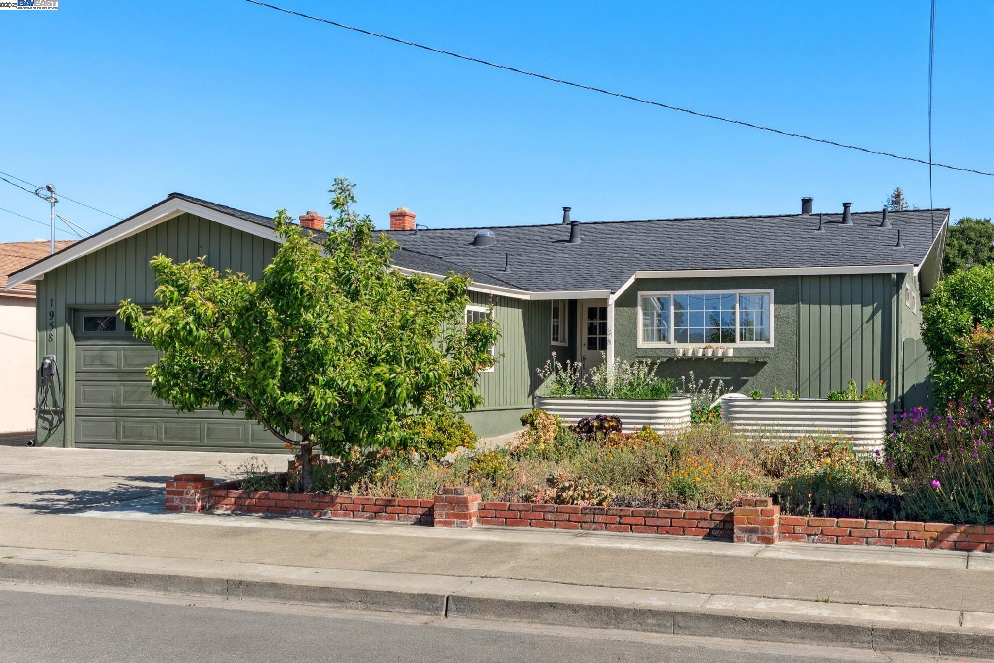 1958 Vining Dr