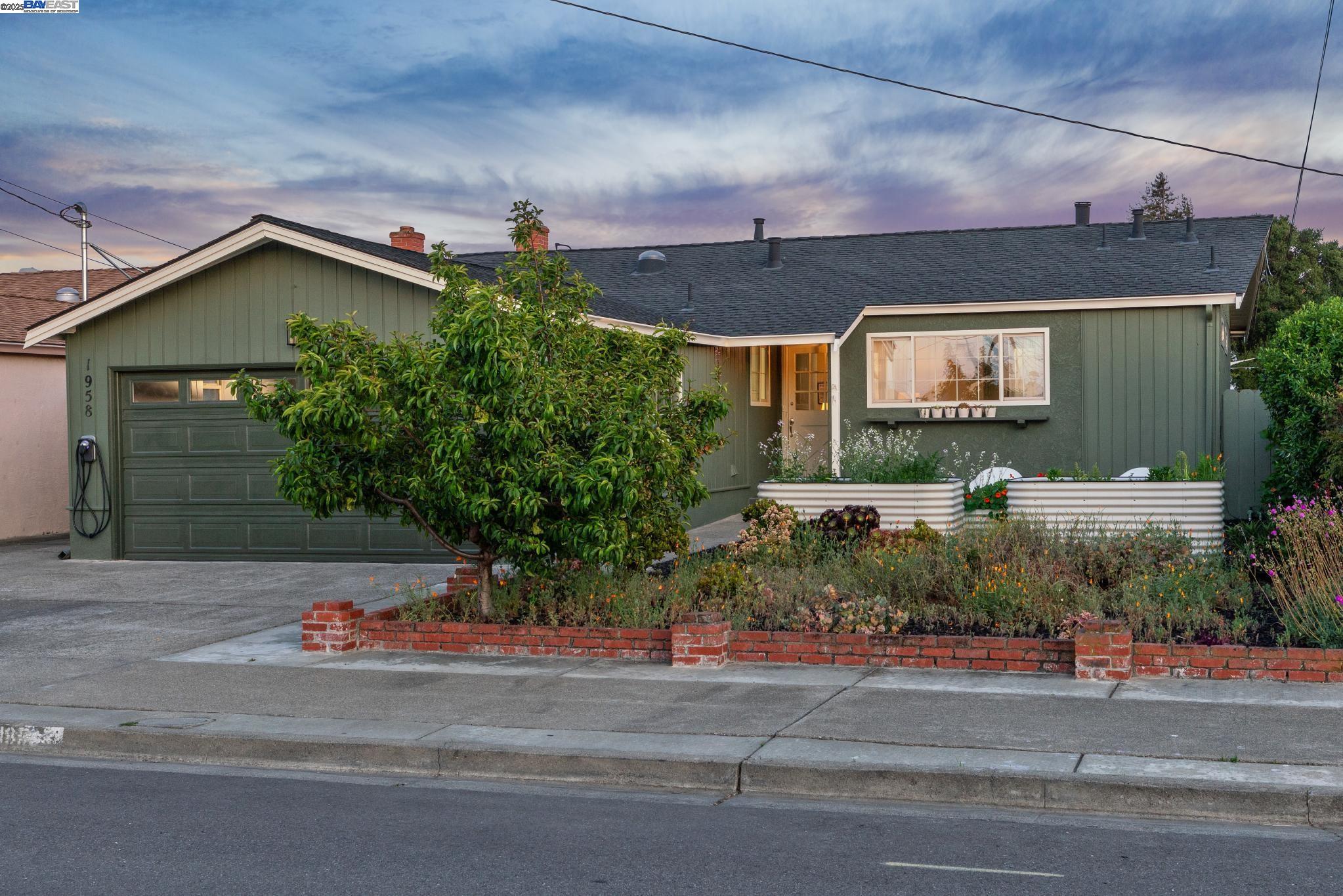 1958 Vining Dr