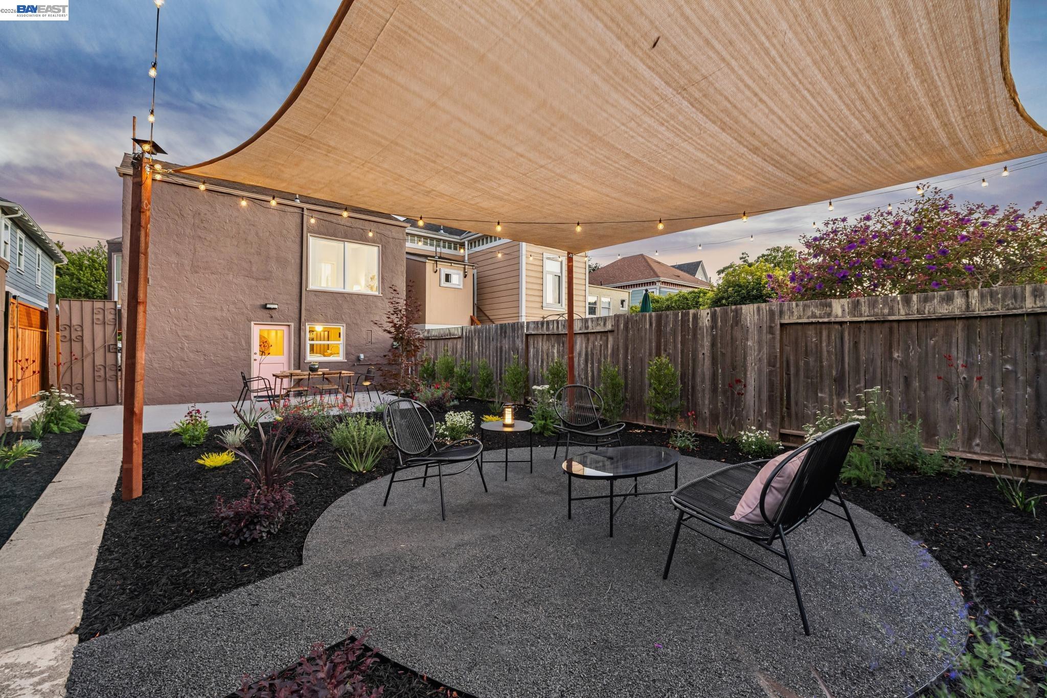 467 Santa Clara Ave