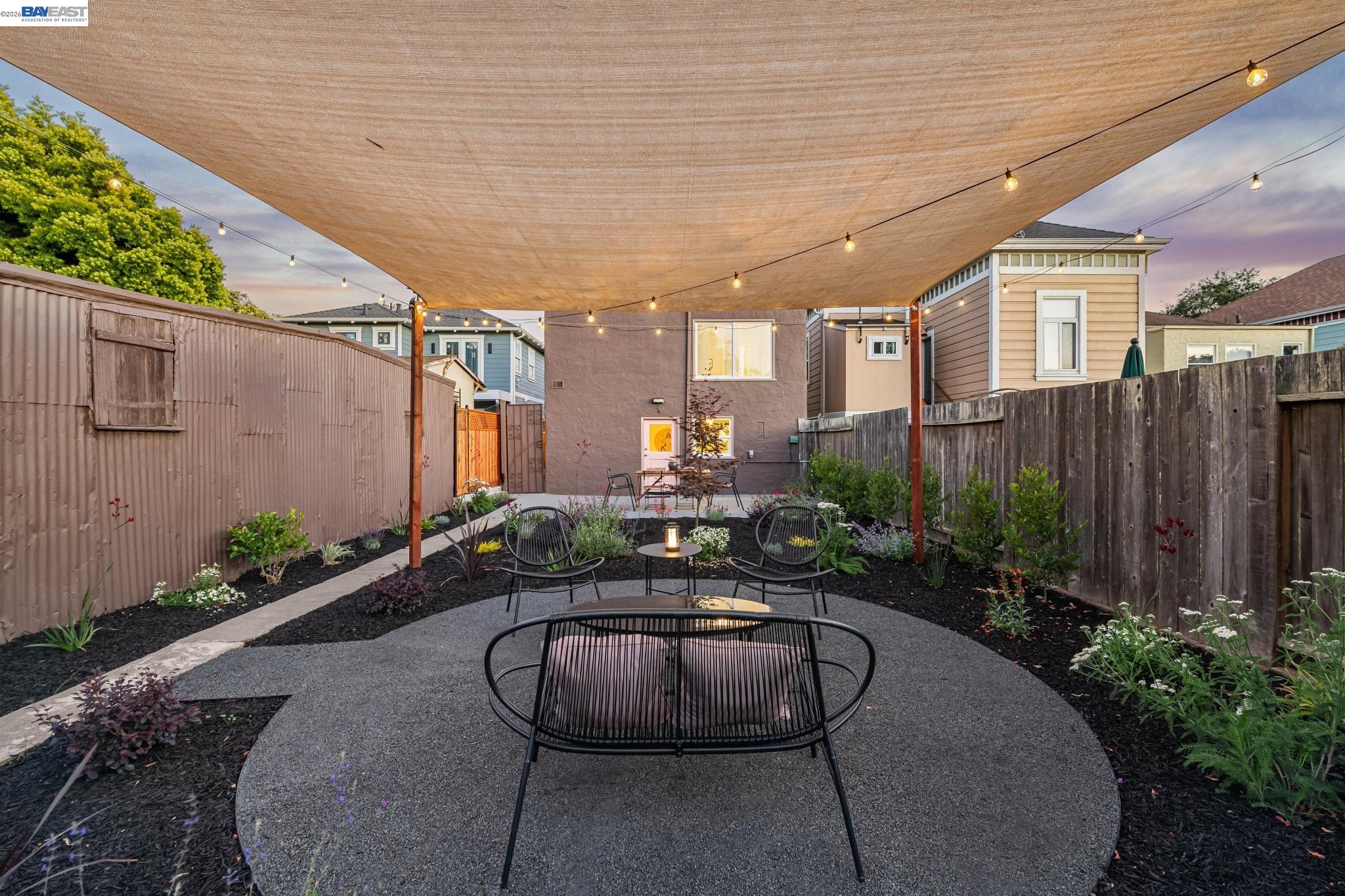 467 Santa Clara Ave