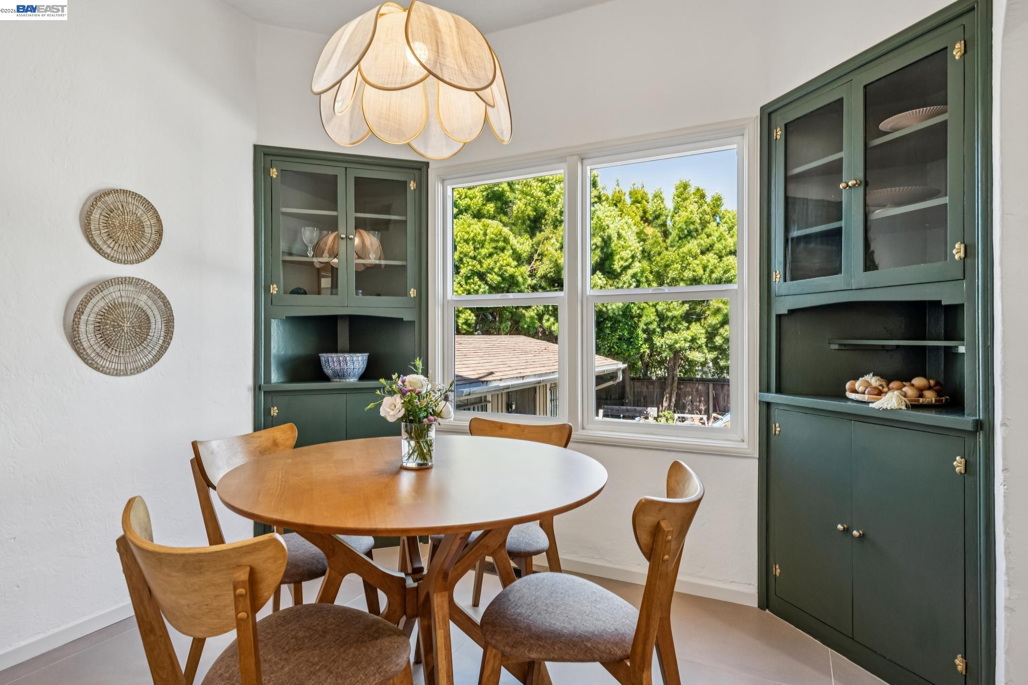 467 Santa Clara Ave