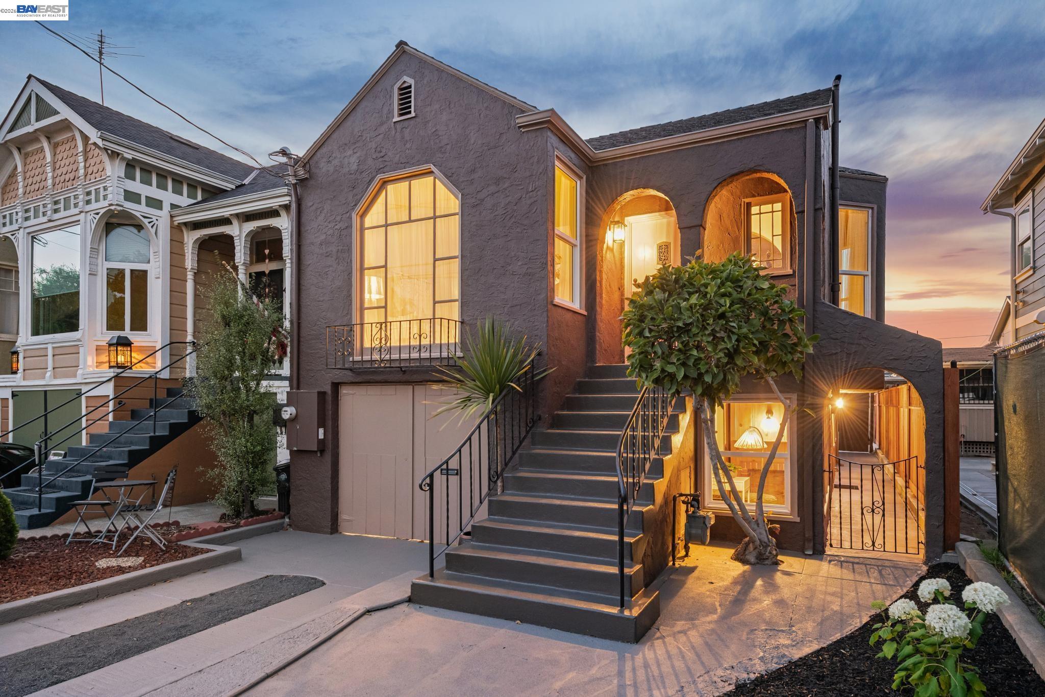 467 Santa Clara Ave