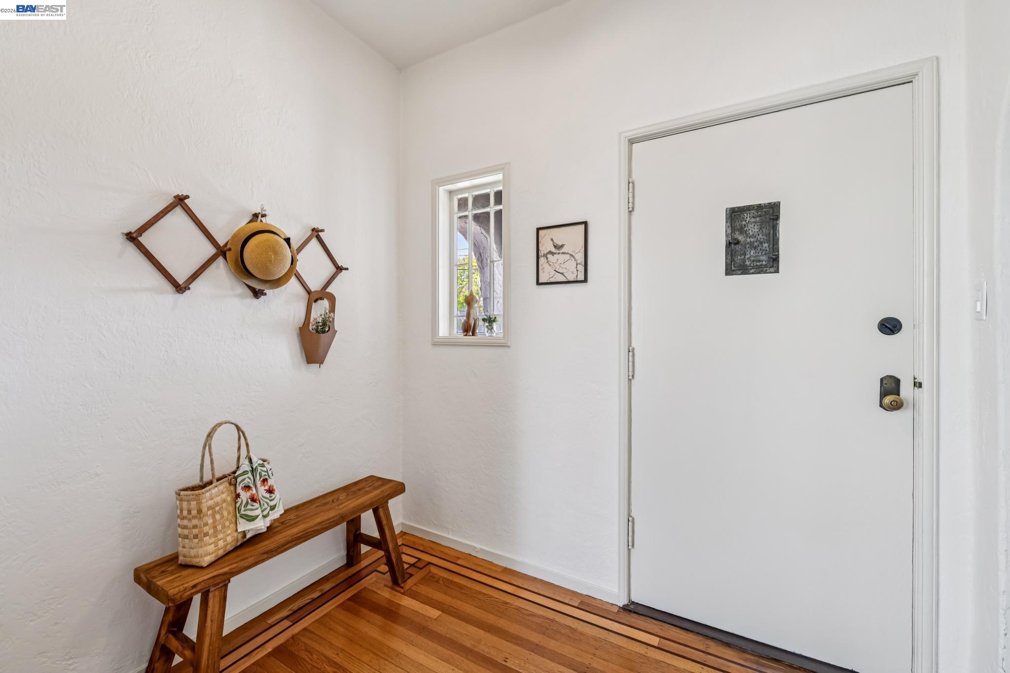 467 Santa Clara Ave