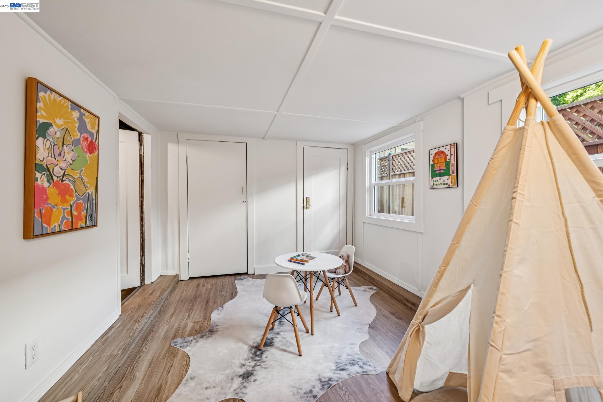 467 Santa Clara Ave