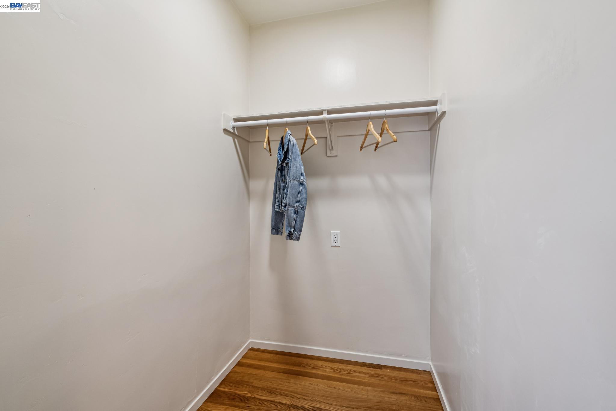 467 Santa Clara Ave