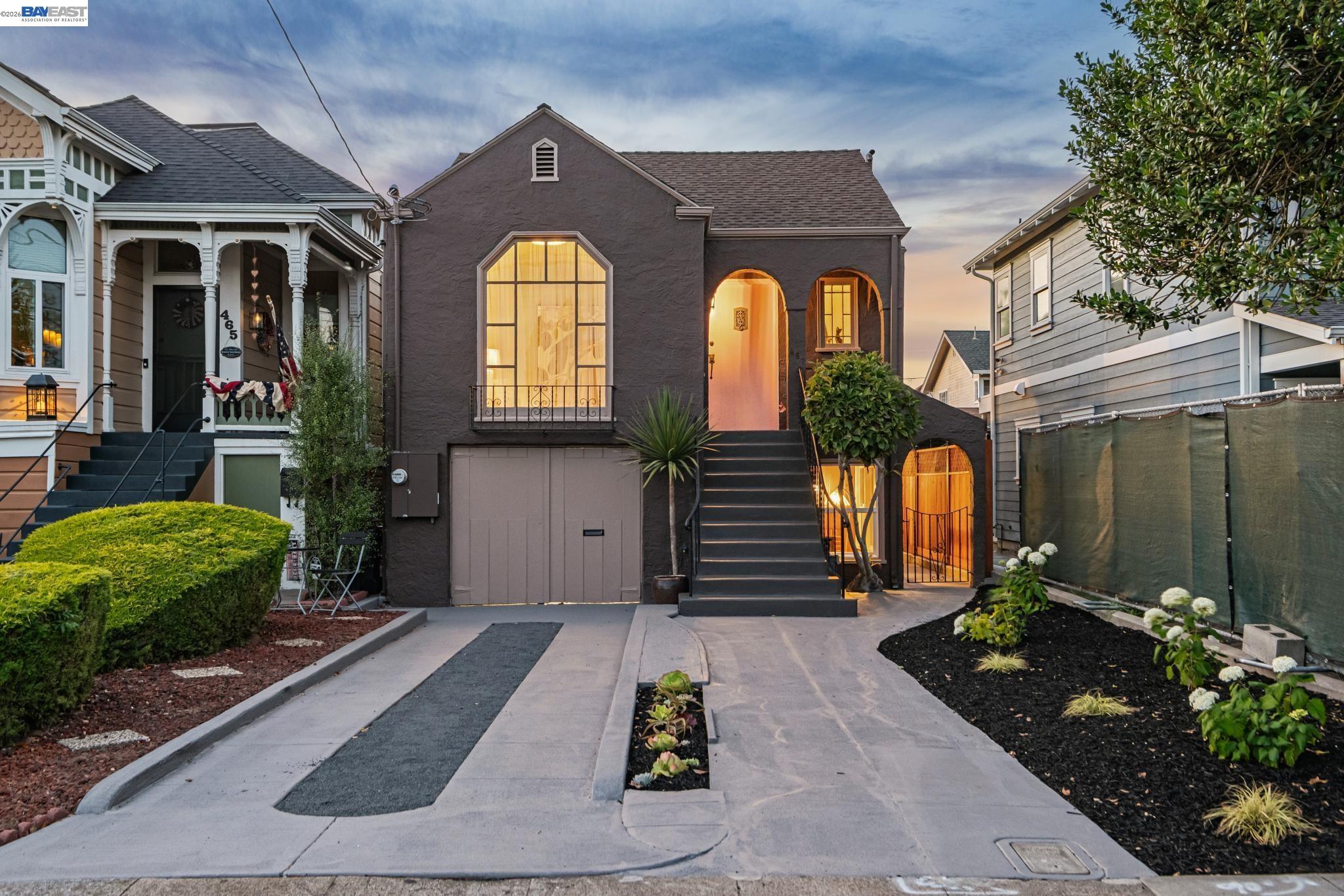 467 Santa Clara Ave