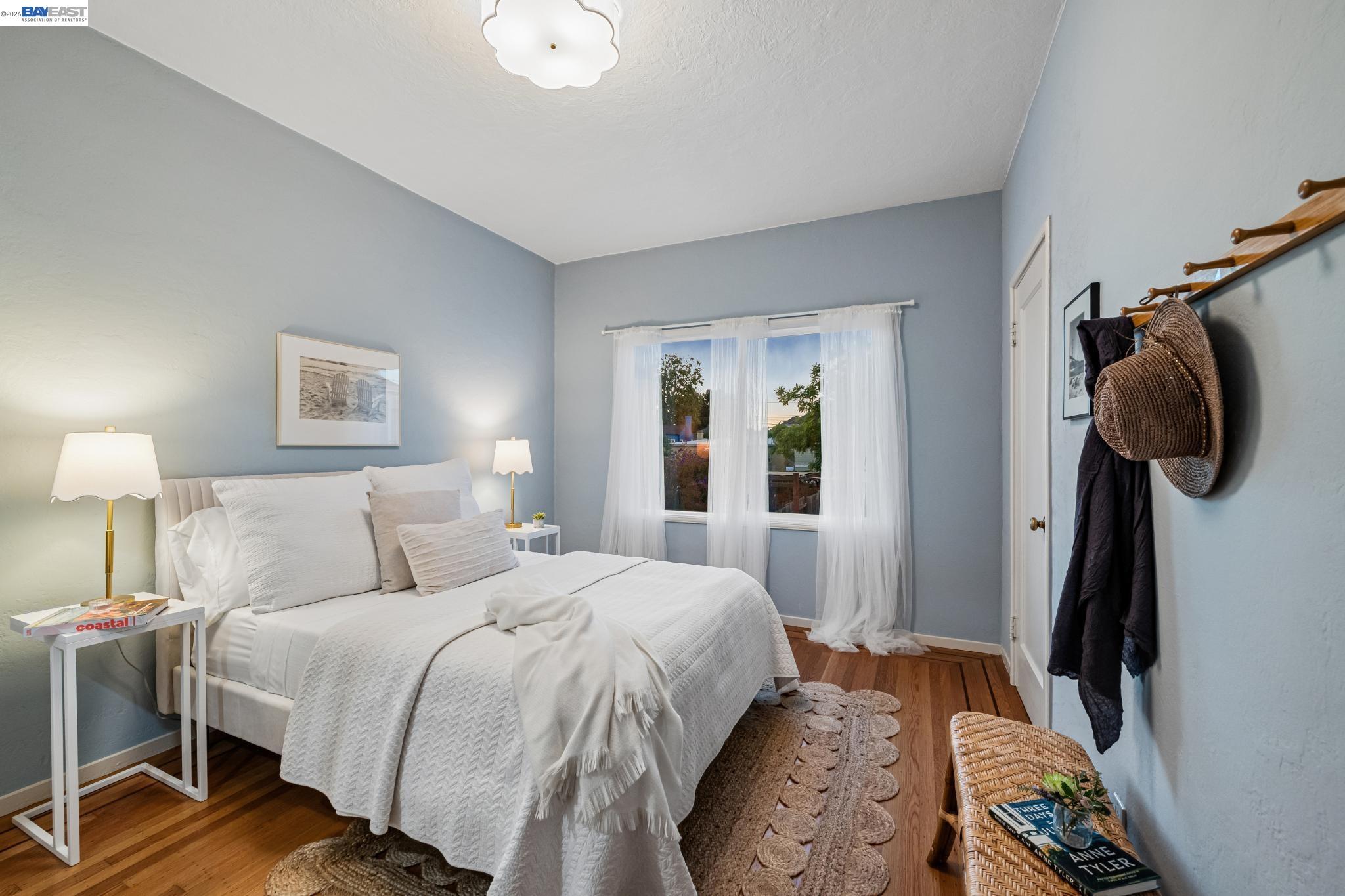 467 Santa Clara Ave